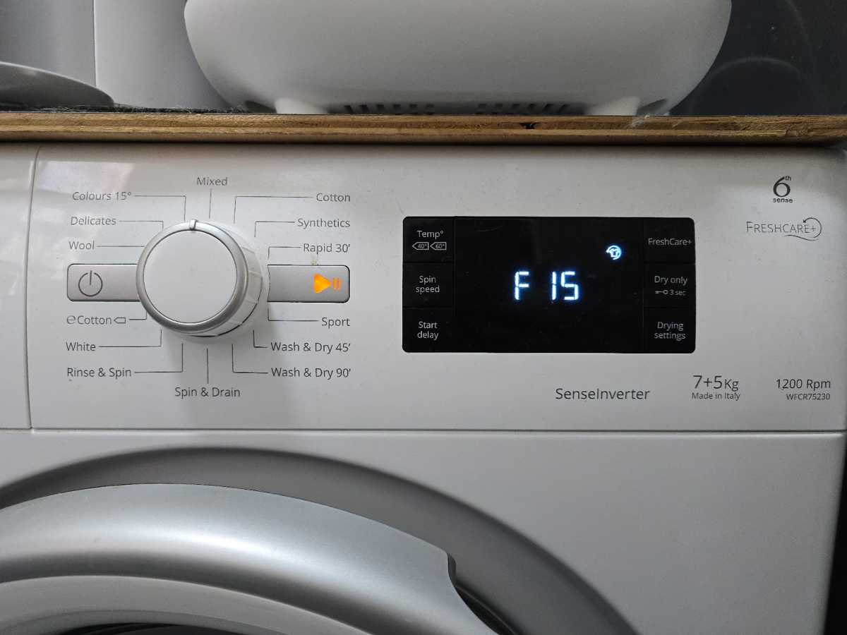 惠而浦WFCR系列洗衣機F15故障碼背後：焗缸發熱線漏電的完整更換實錄 🔧