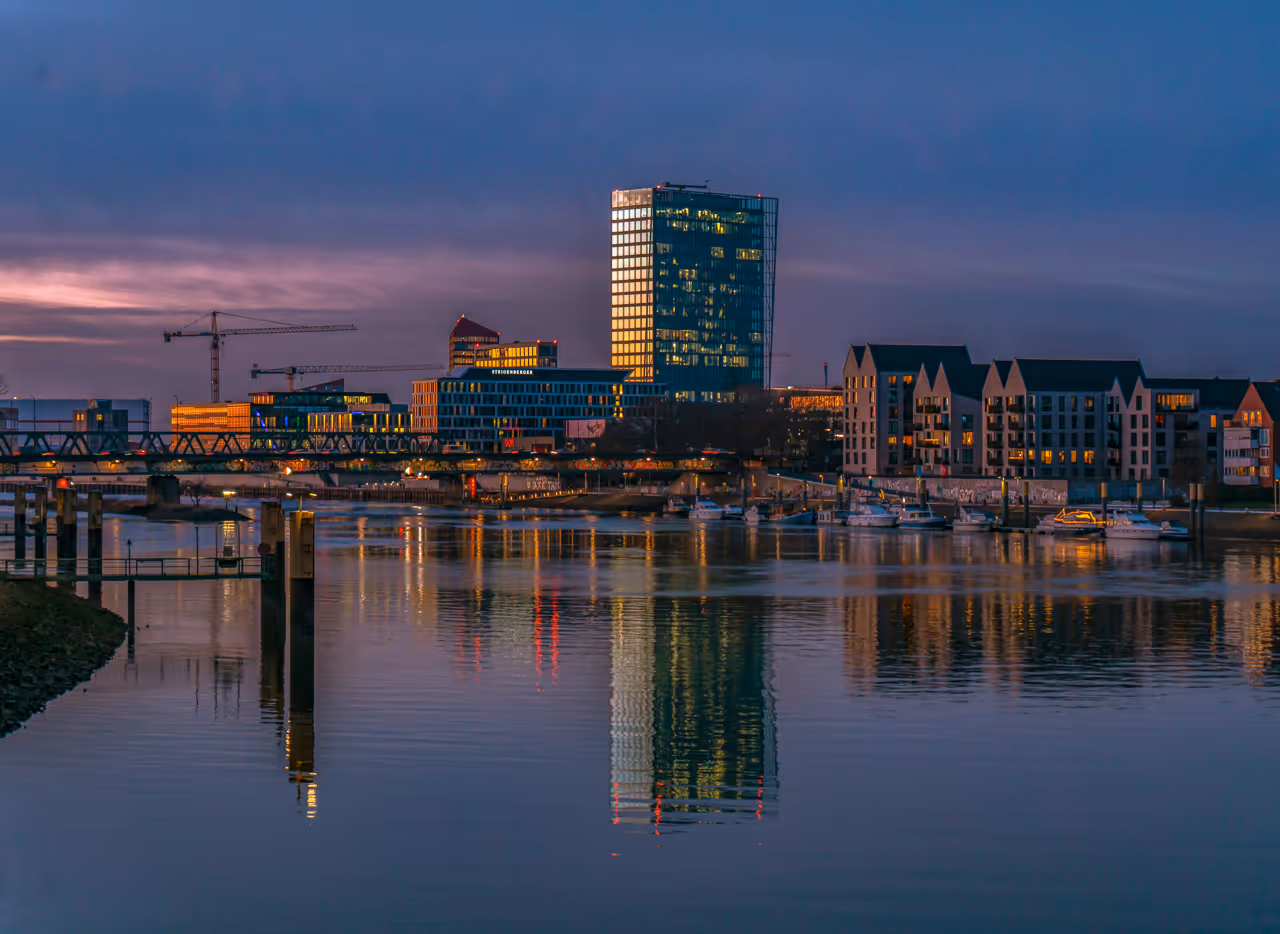 Bremen an der Weser am Abend