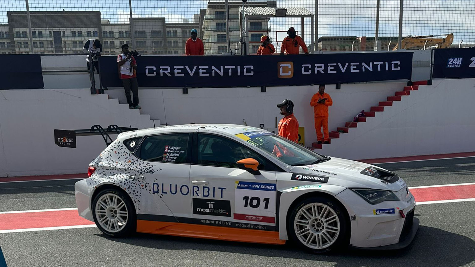 Michi on Tour – Dubai 24h Rennen