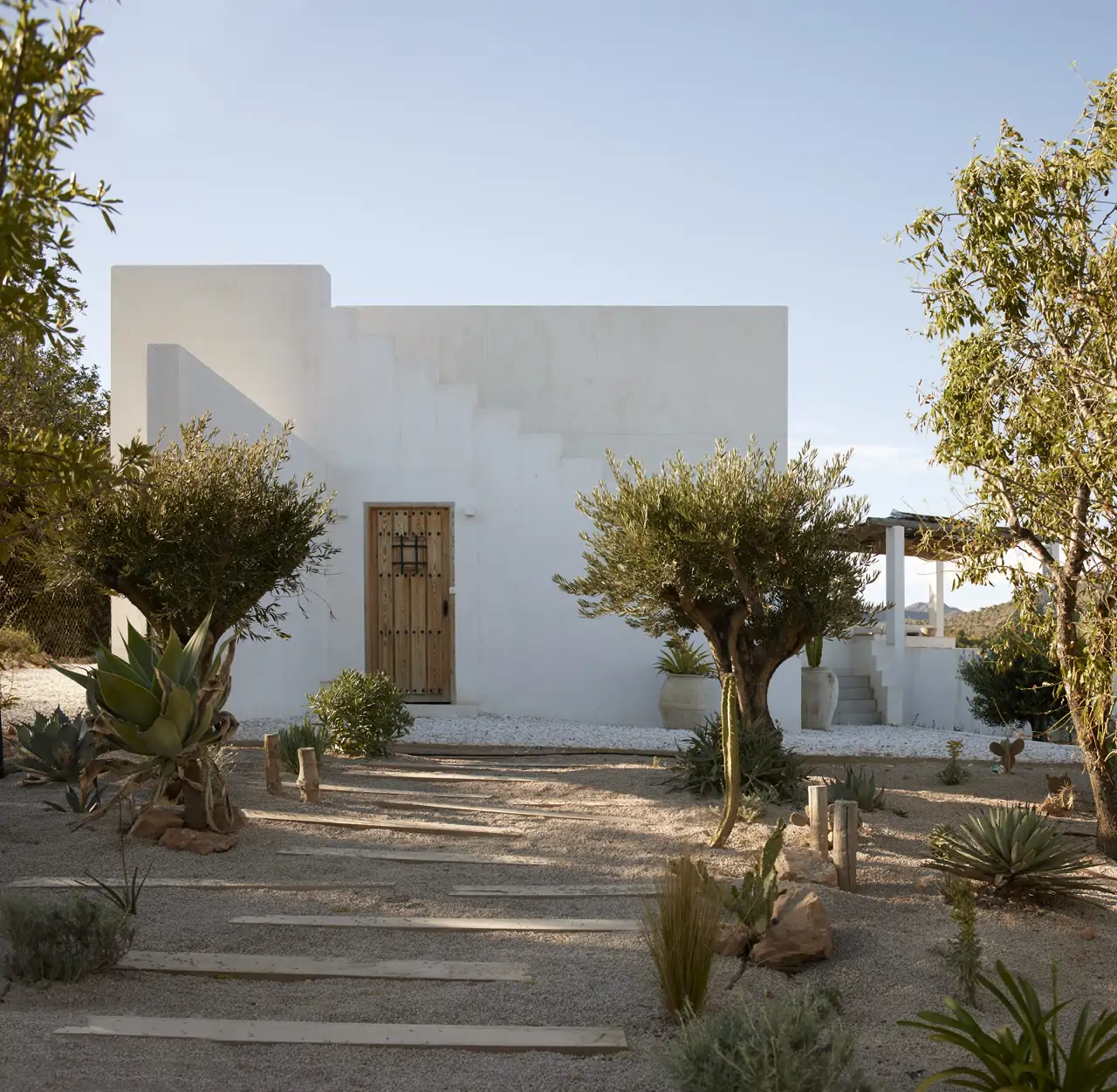 El nuevo jardín de Javier Coves es un lugar para aprender a diseñar paisajes sostenibles, sensoriales y conectados con el entorno
