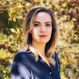 Sara Sargent headshot
