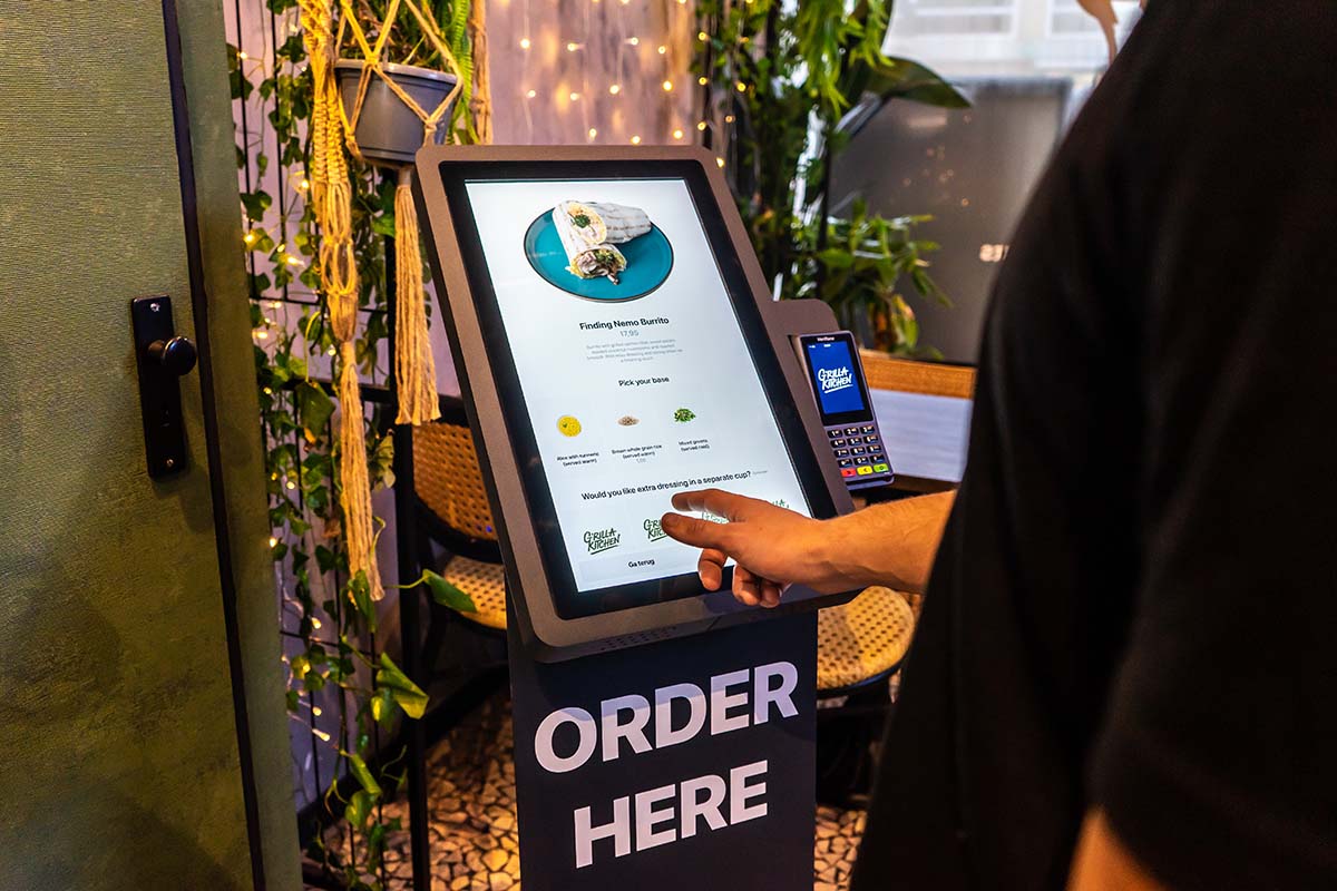 Onesix Kiosk Pro staand