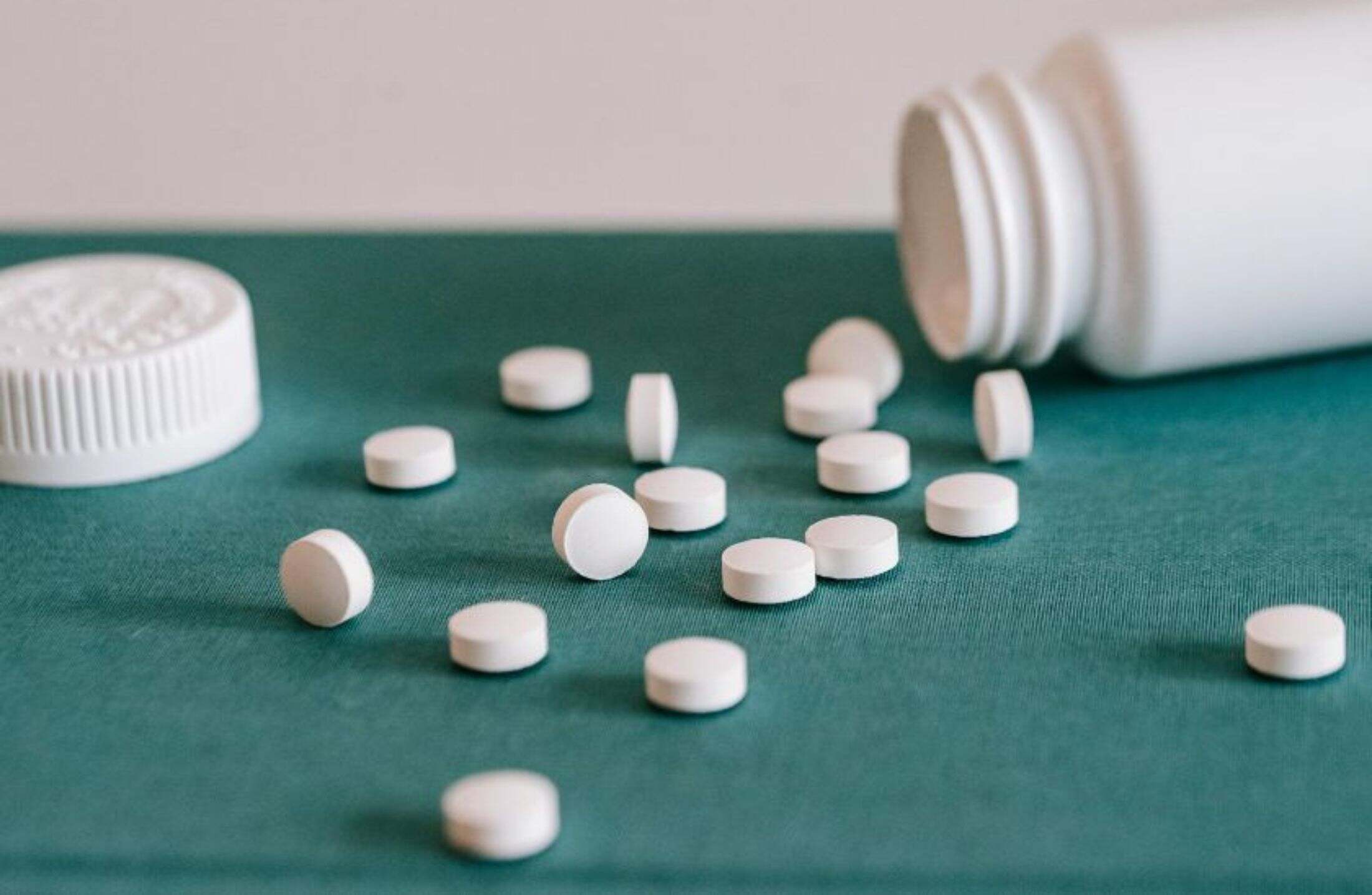 Prednisolona: para que serve, como usar e quais cuidados são essenciais