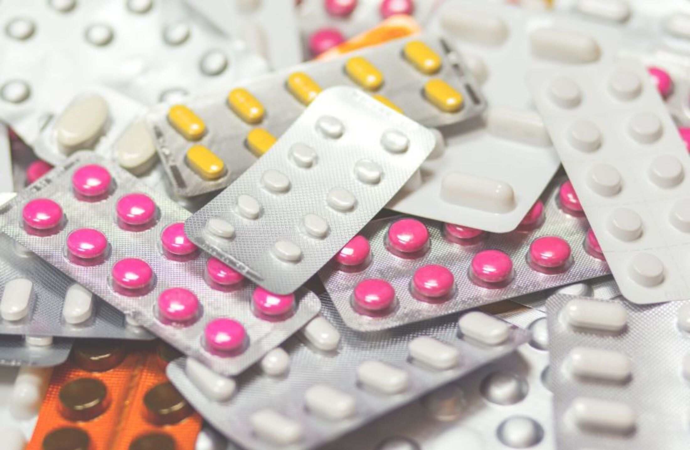 Tarjas de medicamentos: quais são as diferenças entre elas?