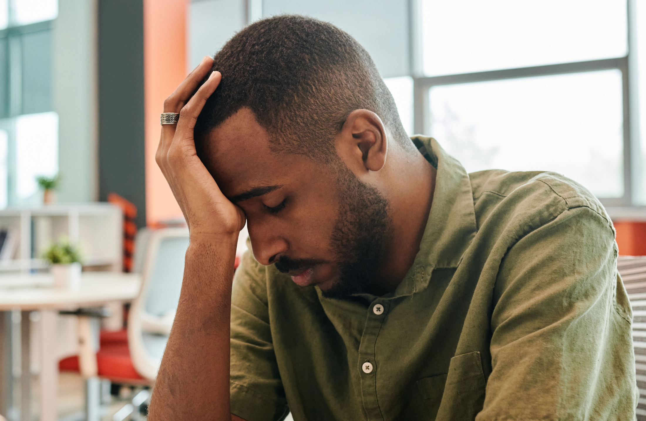 Burnout acadêmico: sinais de esgotamento em estudantes de Medicina e como buscar ajuda