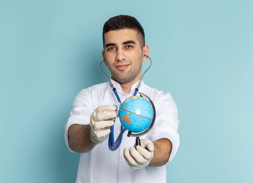 Revalida médico: o que é e como a graduação influencia sua preparação