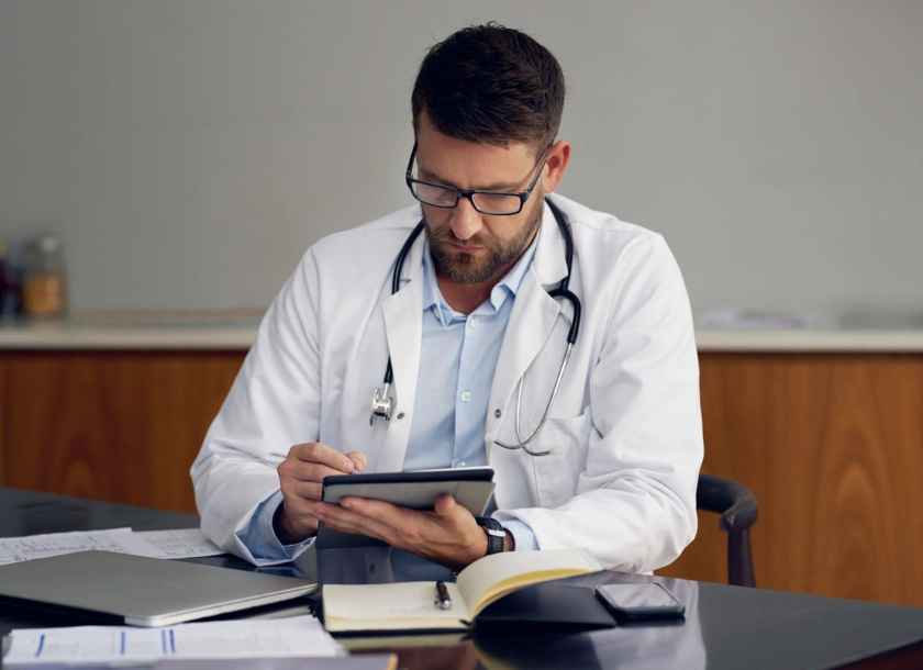 Como construir um currículo de destaque na Medicina