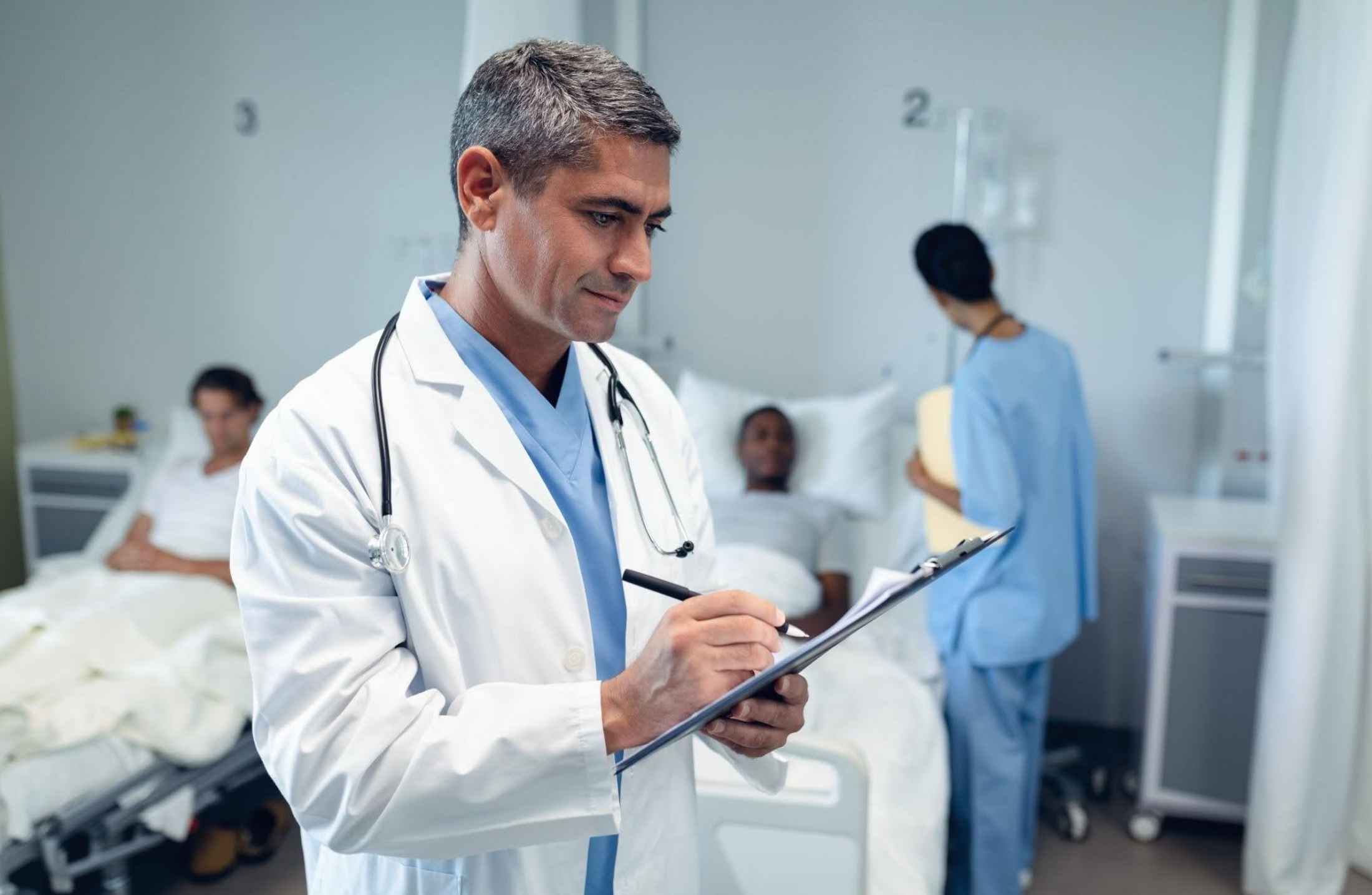 Como funciona a escala de plantão para médicos iniciantes