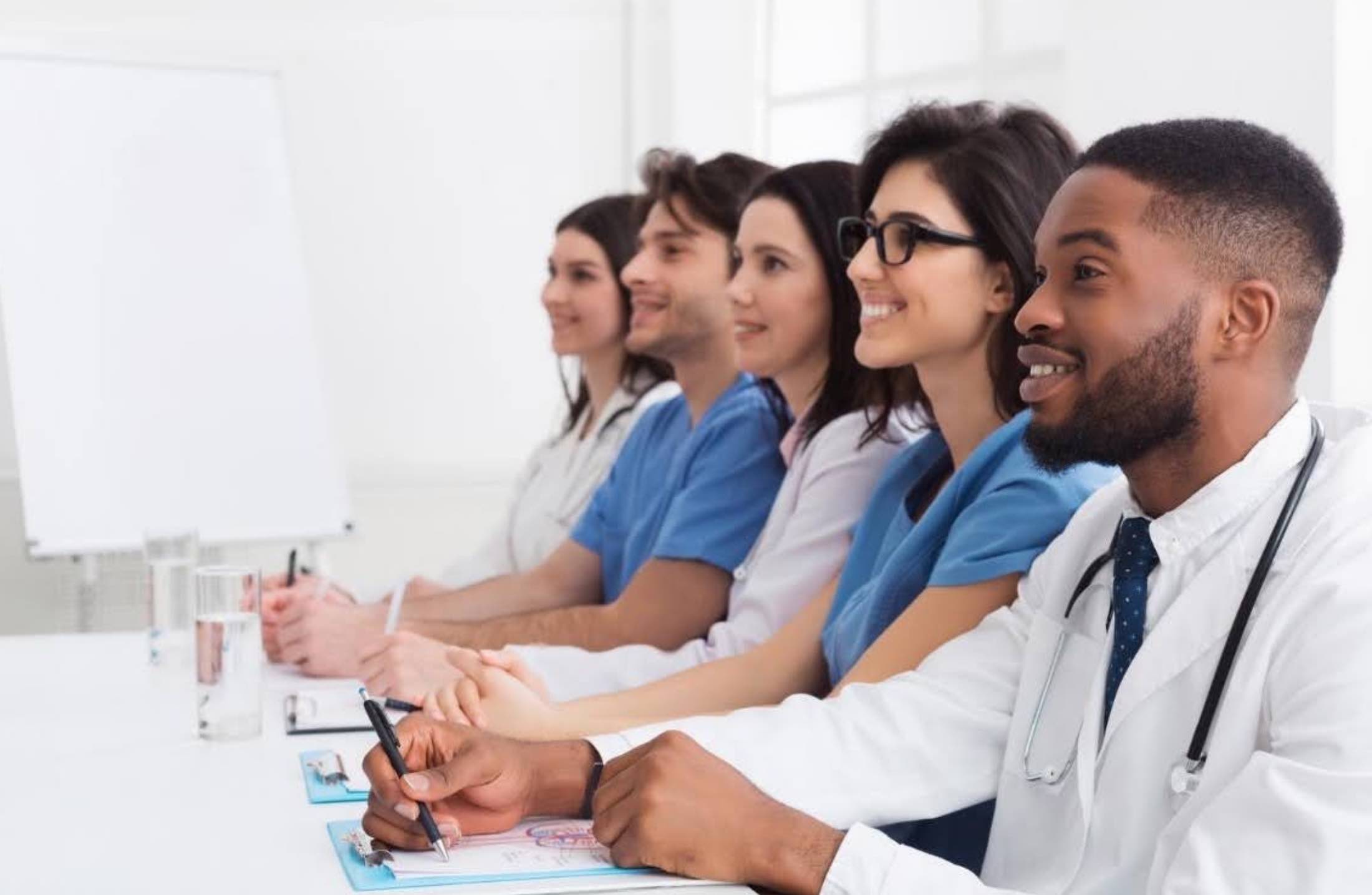 Existe curso de Medicina a distância no Brasil? Entenda