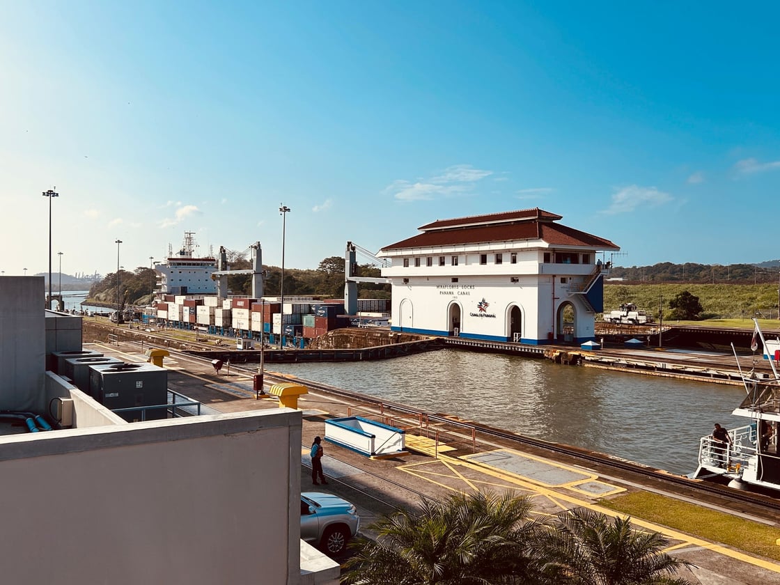 03-chokepoints_panama-miraflores-locks_pexels_kevin-alvarez