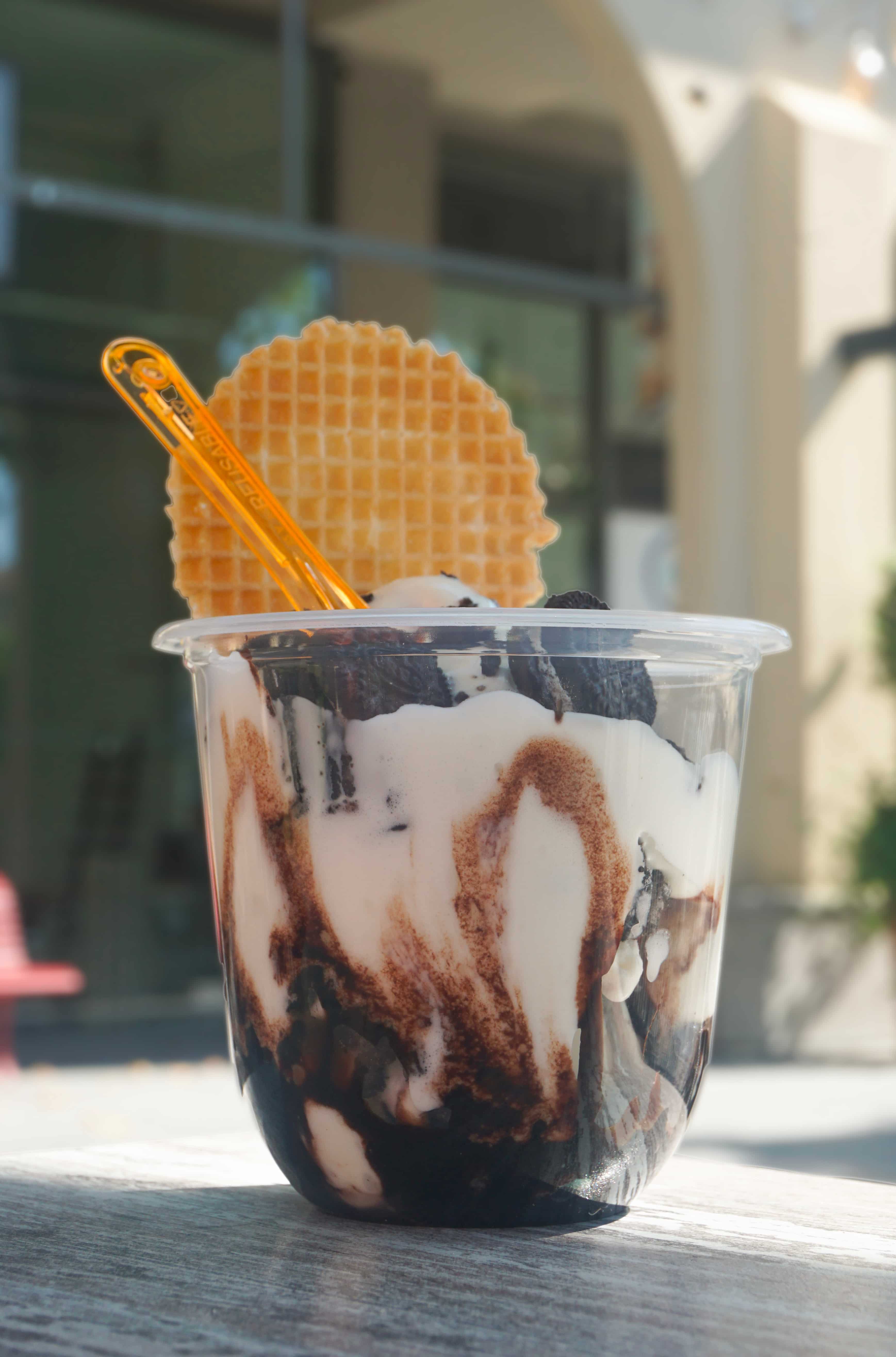 Glace artisanale et toppings