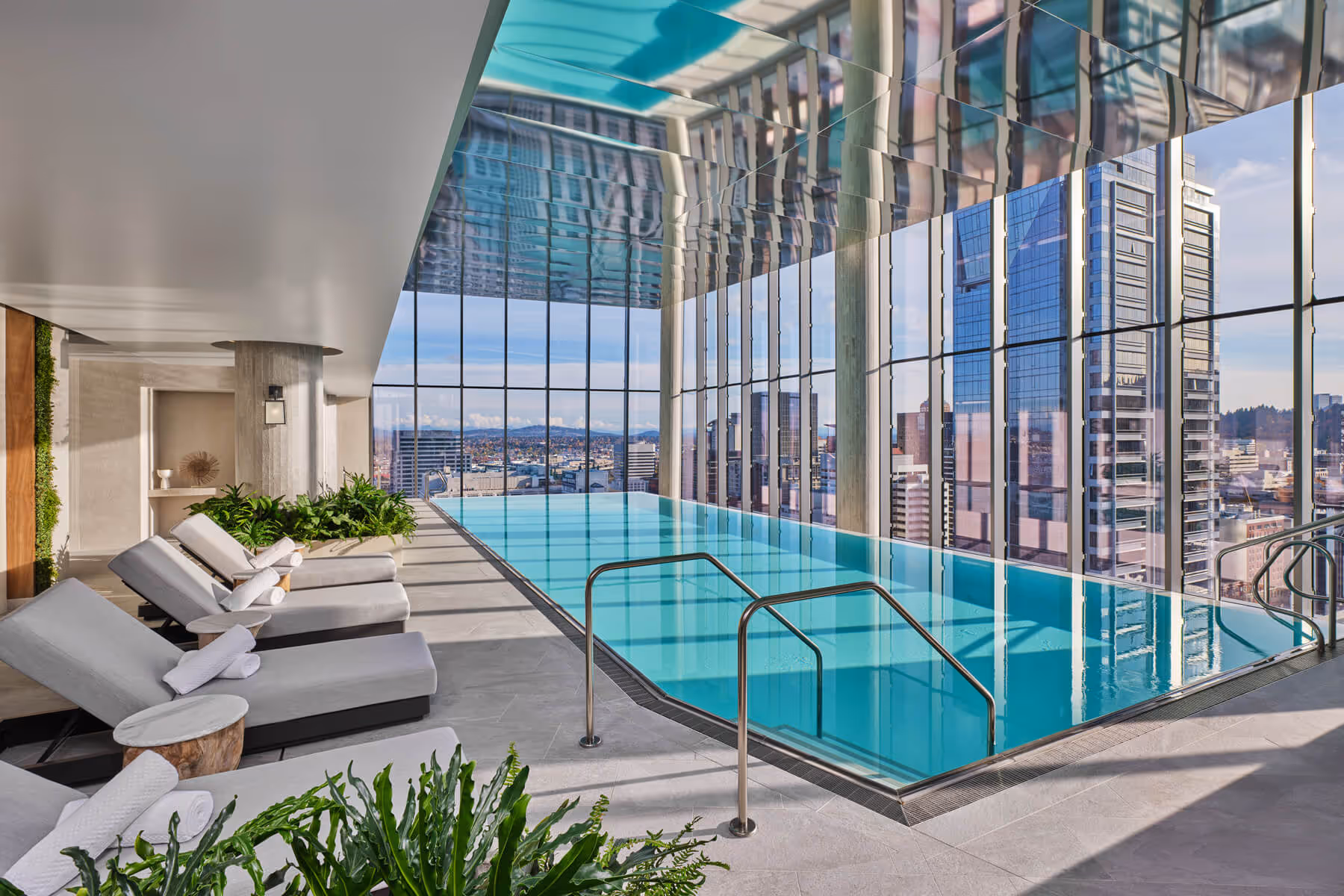 Hidden Mountain Lake Infinity Pool & Jacuzzi at The Ritz-Carlton Residences, Portland