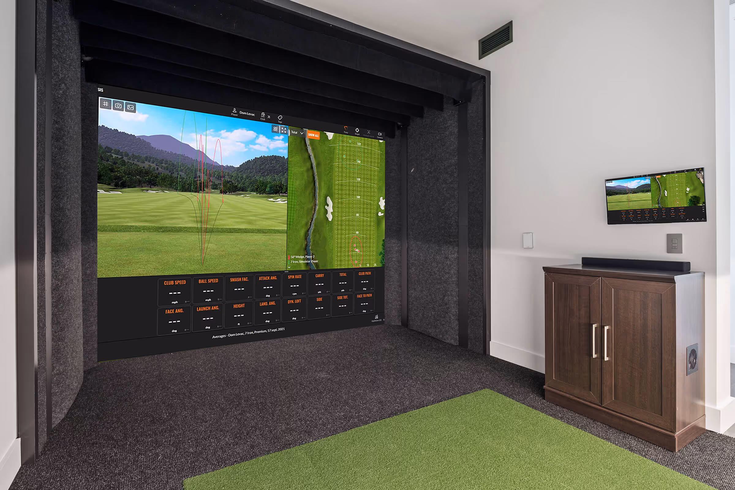 Golf Simulator in the Exclusive Owners' Lounge