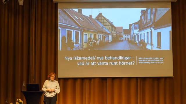 Märta Segerdahl, Läkare, docent, specialist i Anestesi och Intensivvård och i Smärtlindring, ordförande i Svenska Smärtläkarföreningen, medicinskt ansvarig i Asarina Pharma ApS