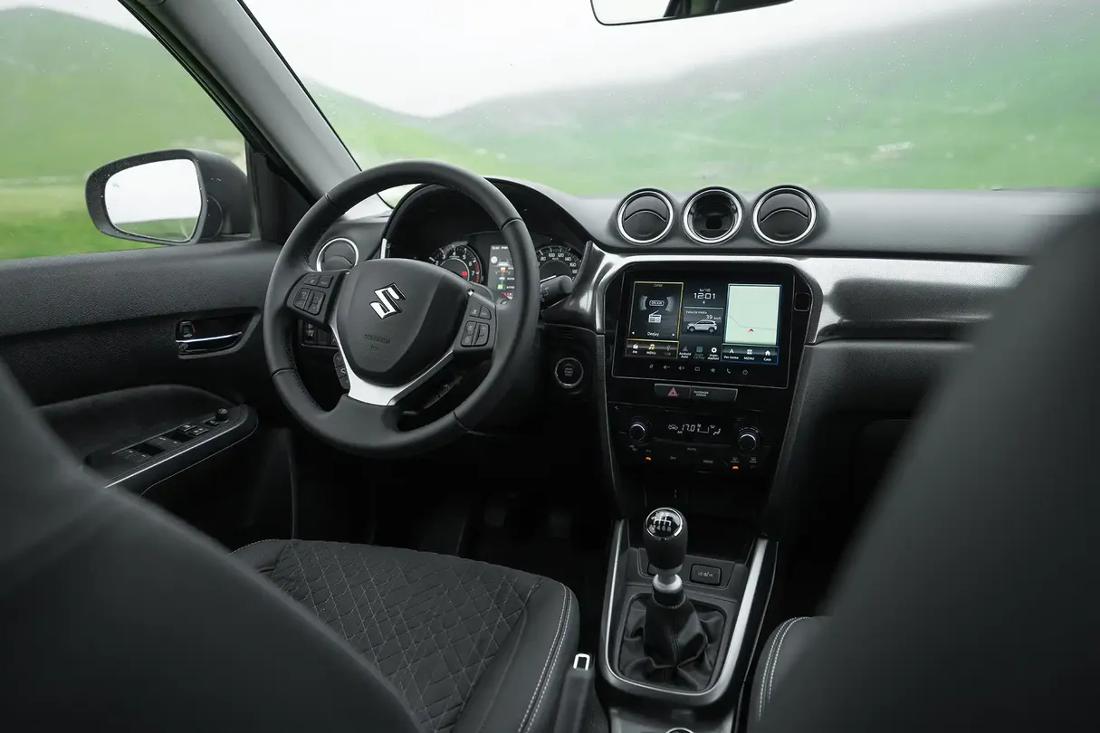 Suzuki Vitara - foto 10 - VV Auto