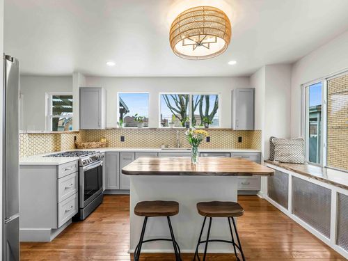 Pittsburgh kitchen remodel that removed a wall and expanded kitchen area and added a breakfast nook