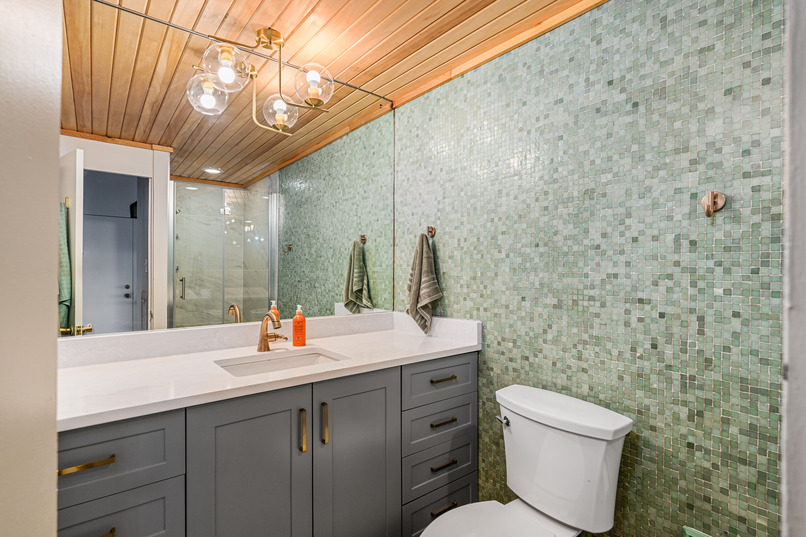 Small Bathroom Remodel Large Mirror
