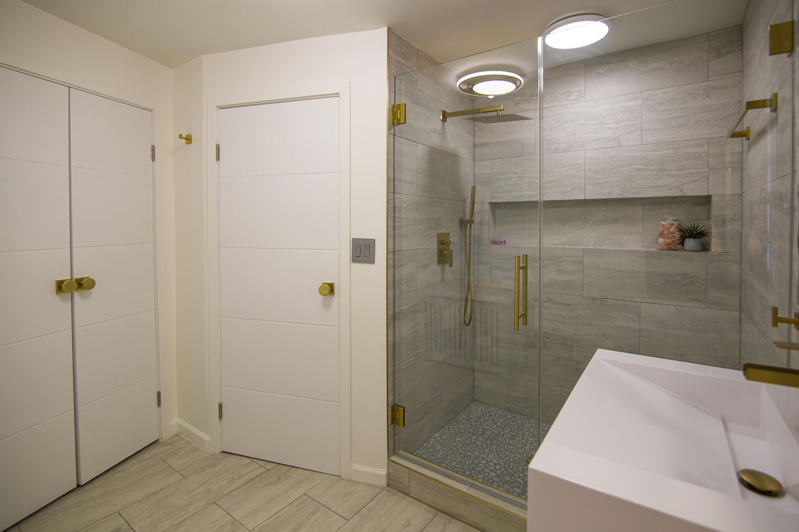 After picture of a Pittsburgh shower remodel
