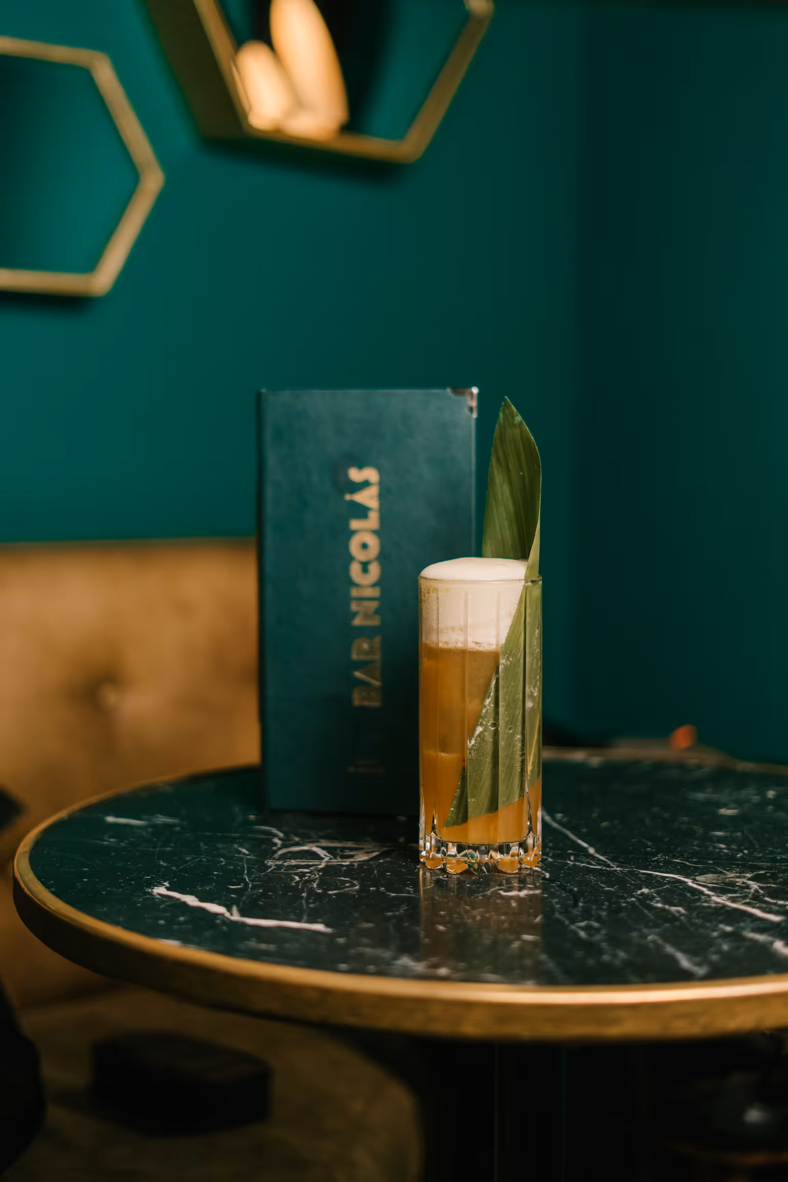 Experiencia de coctelería en Bar Nicolás Plaça del Mercat