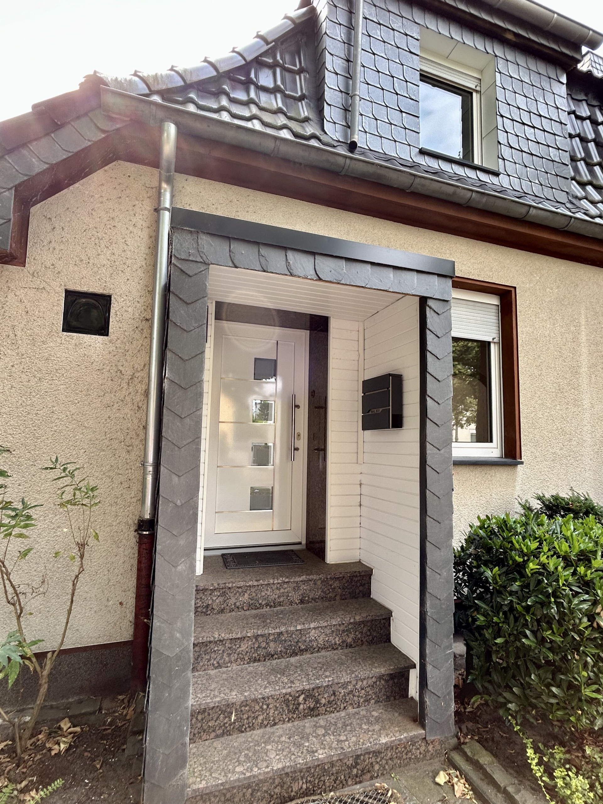 Doppelhaushälfte in Marl-Hüls: Gartenidylle mit eigener Garage