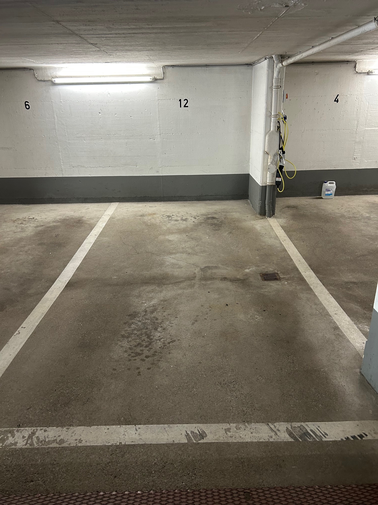 Tiefgaragenstellplatz