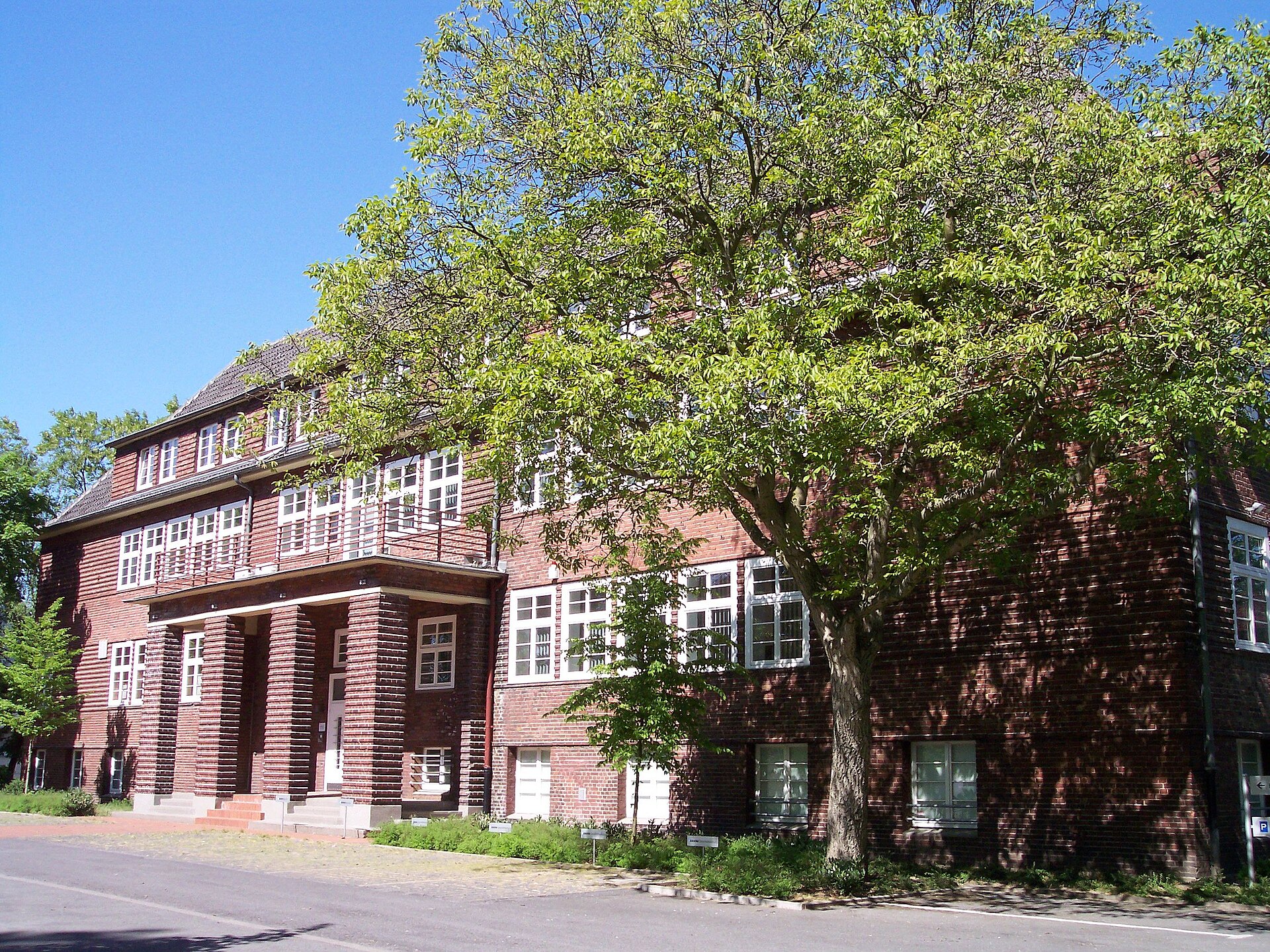 Immobilie in Dorsten geerbt? Erfahren Sie alles zu Fristen, Erbschaftsteuer, Grundbuch, Immobilienbewertung sowie Verkauf, Vermietung oder Eigennutzung.