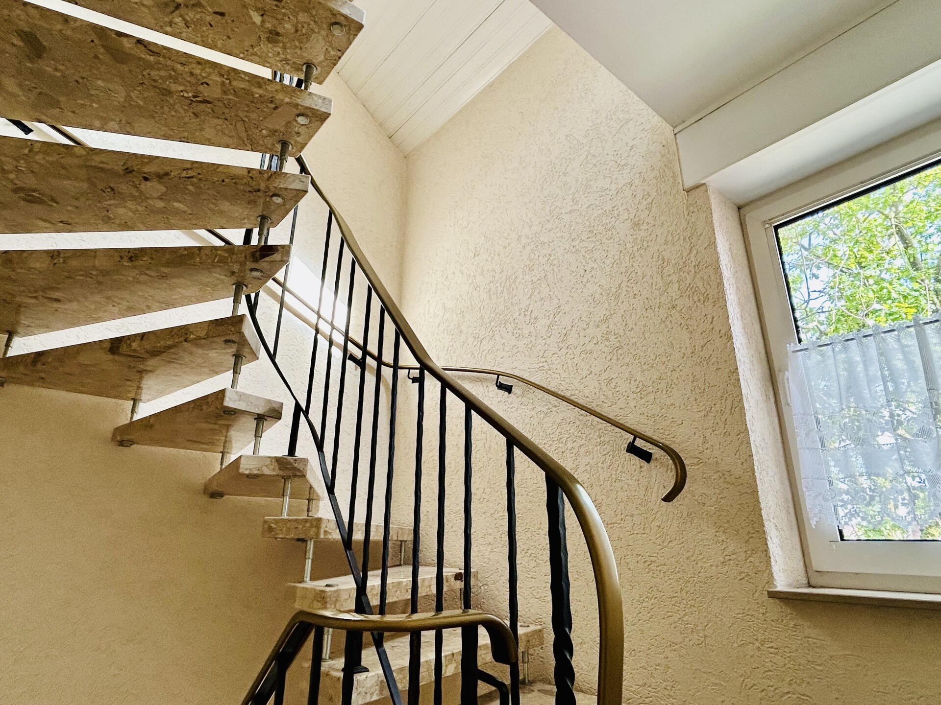Krukenberg Immobilien Angebot Treppe zum DG