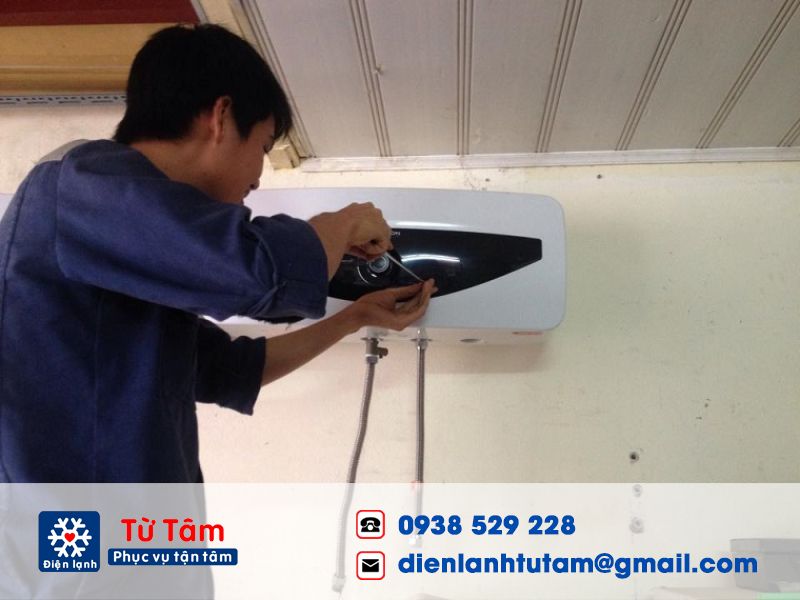 Thực hiện sửa máy nước nóng theo đúng quy trình