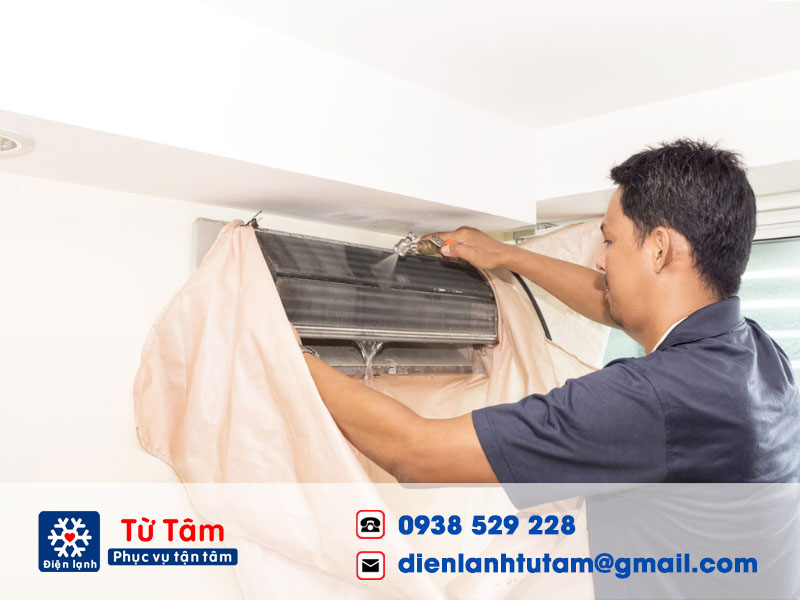 Dụng cụ vệ sinh máy lạnh
