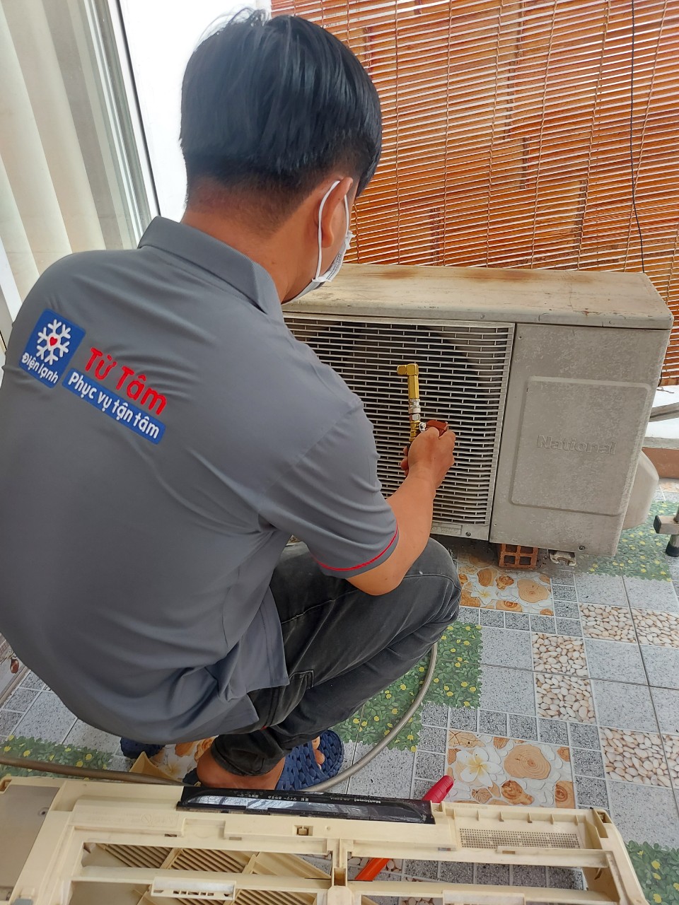 Quy trình vệ sinh máy lạnh Tân Phú