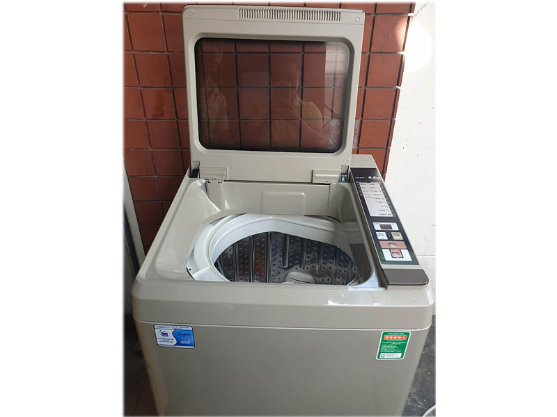 Máy giặt phát ra tiếng ồn lớn, rung lắc mạnh khi giặt quần áo là một trong những lỗi thường gặp nhất