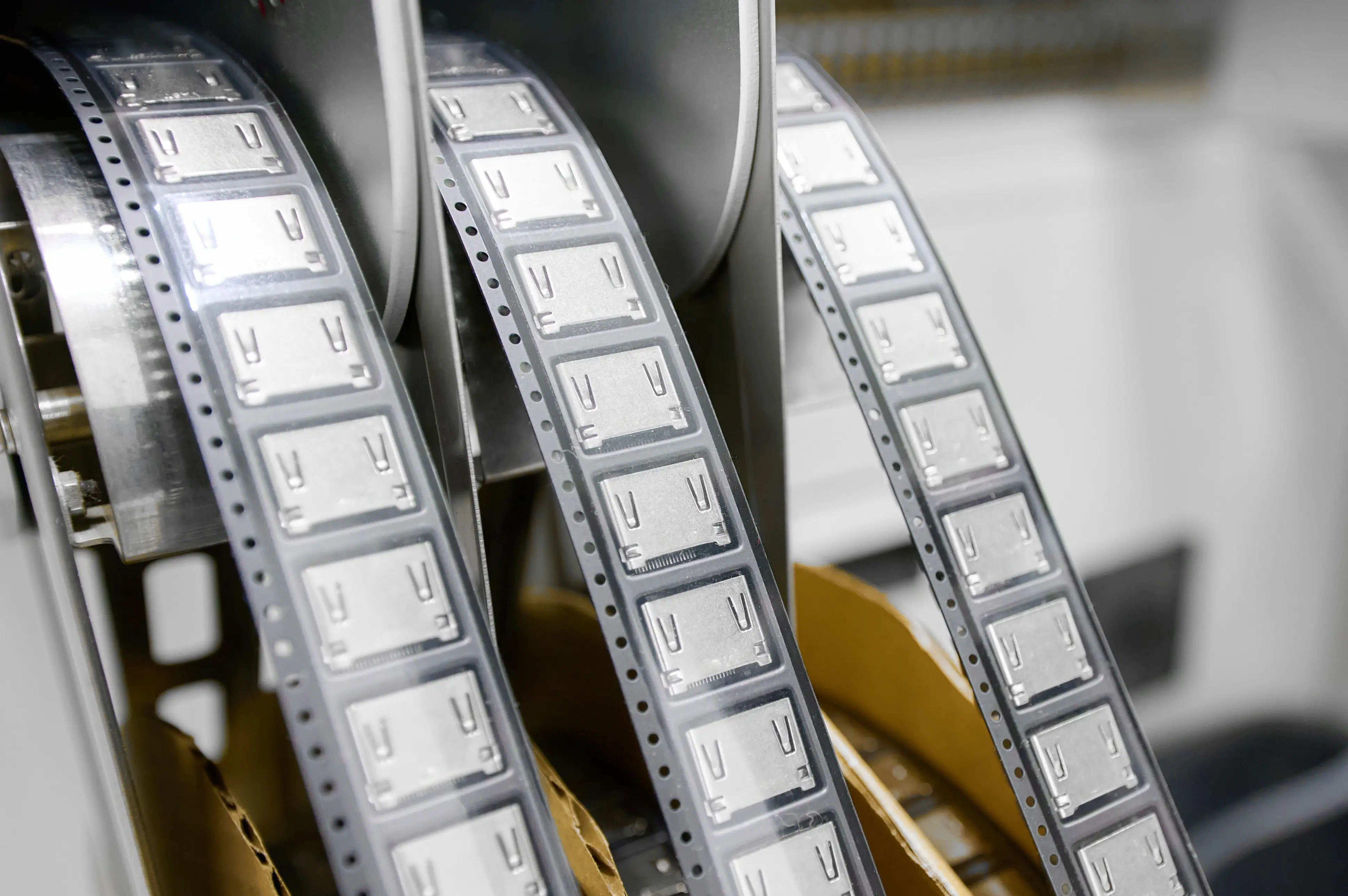 How a Pick and Place Machine Revolutionizes PCB Assembly