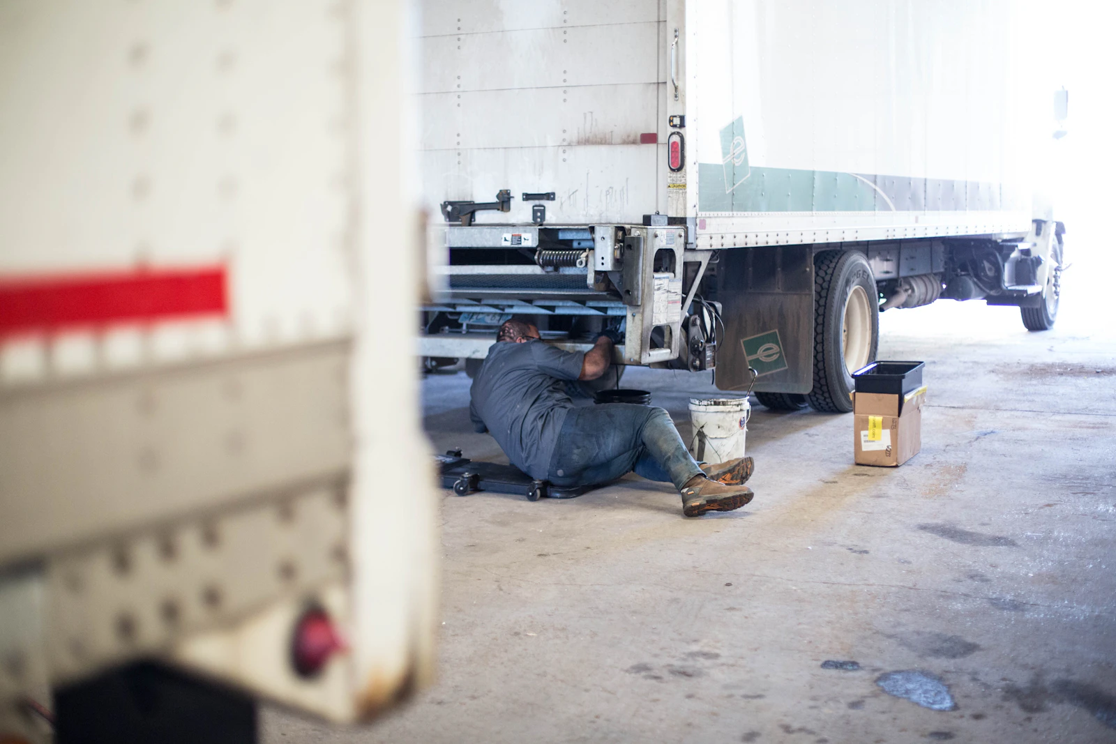 Liftgate Repair Service in Edmonton, Lloydminster, Bonnyville & Nanaimo