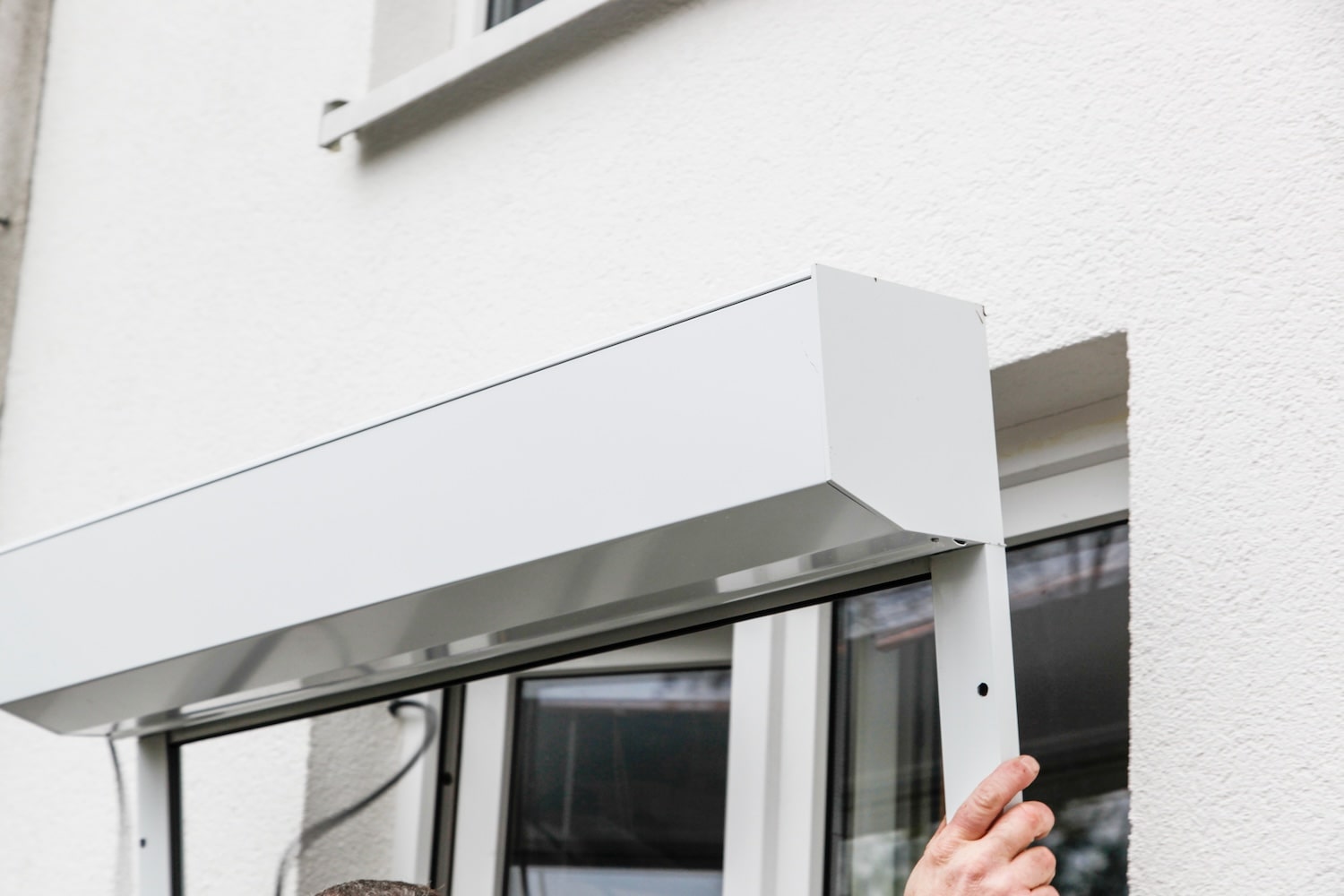 Beim Thema Rolladenkasten und Fenstereinbau sollten Sie auch auf eine korrekte Verschließung der Fensteröffnung achten.