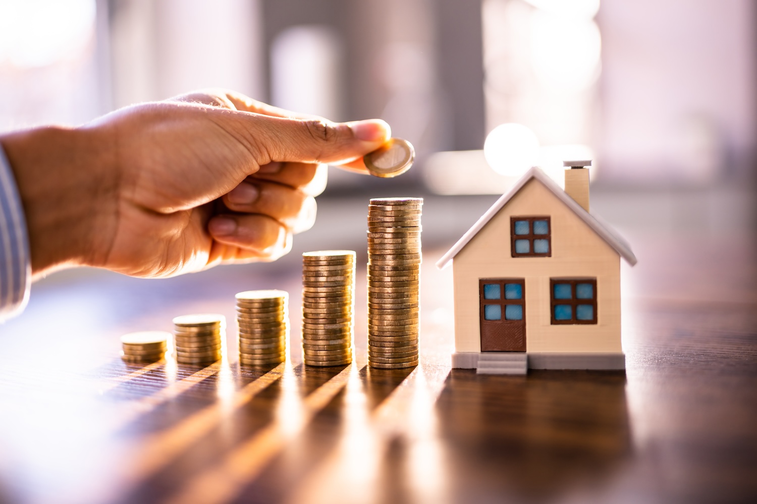 Der Immobilienmarkt wird durch die Sanierungspflicht ebenfalls beeinflusst - und energetisch gute Häuser erzielen bessere Preise.