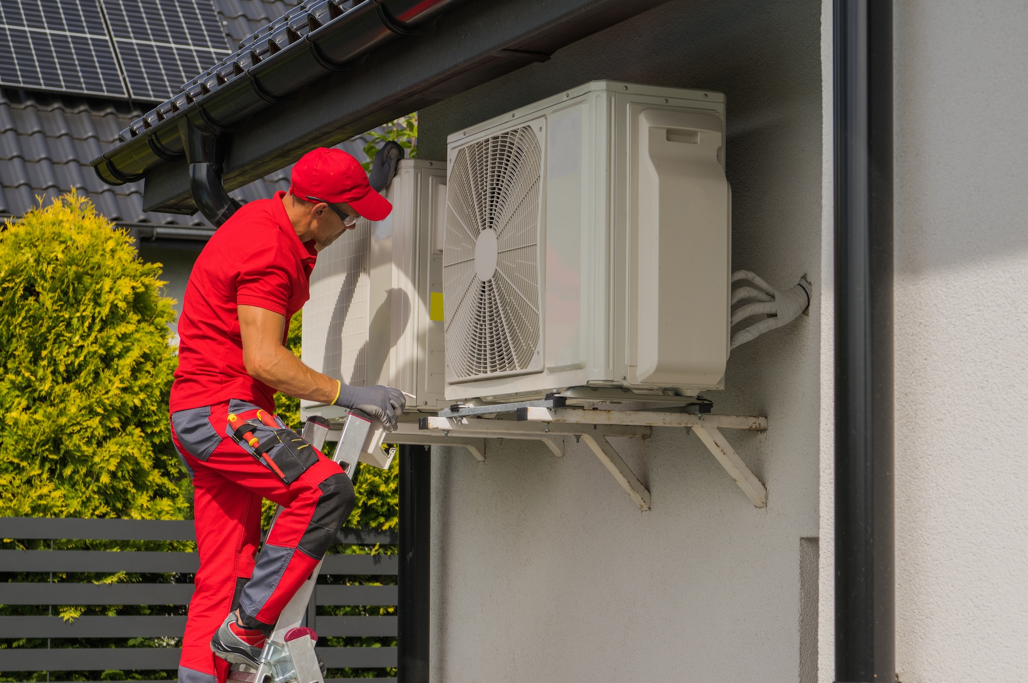 Wärmepumpe wird von Handwerker dimensioniert