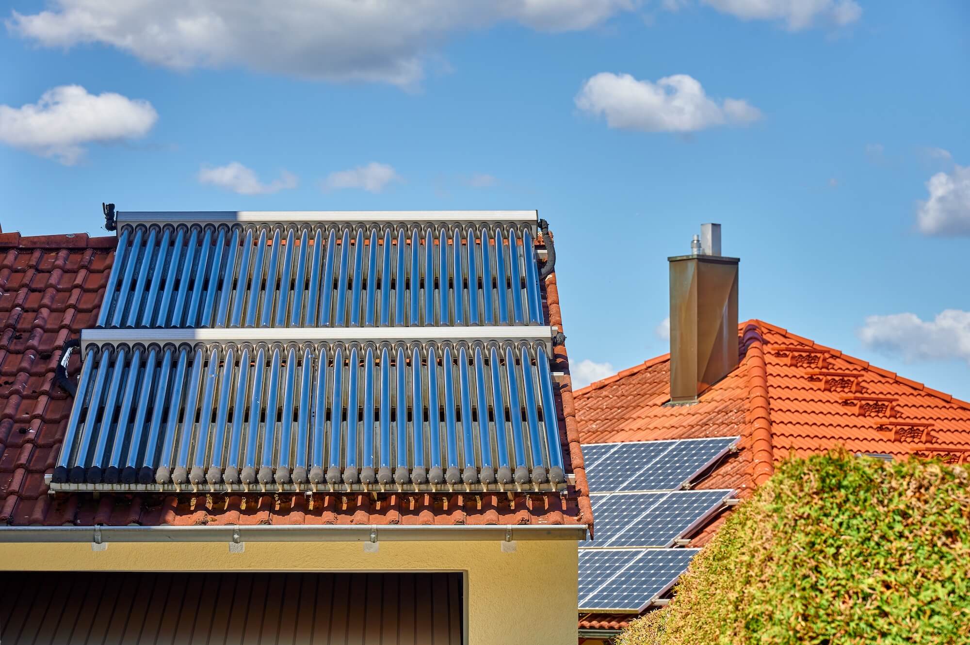 Solarthermie-Anlagen auf Dach