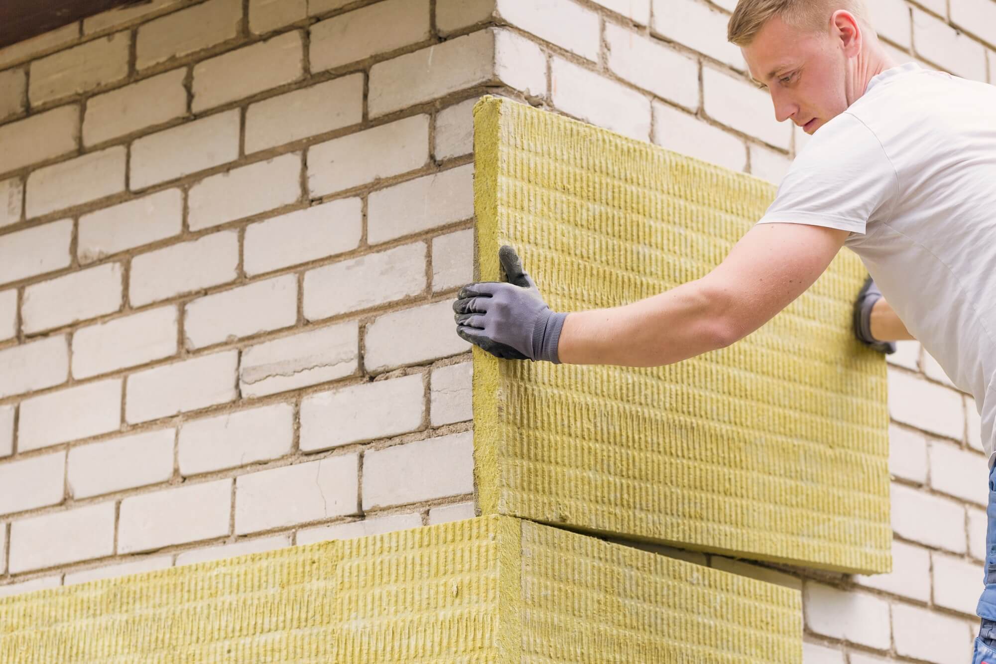 Außendämmung der Fassade eines Gebäudes