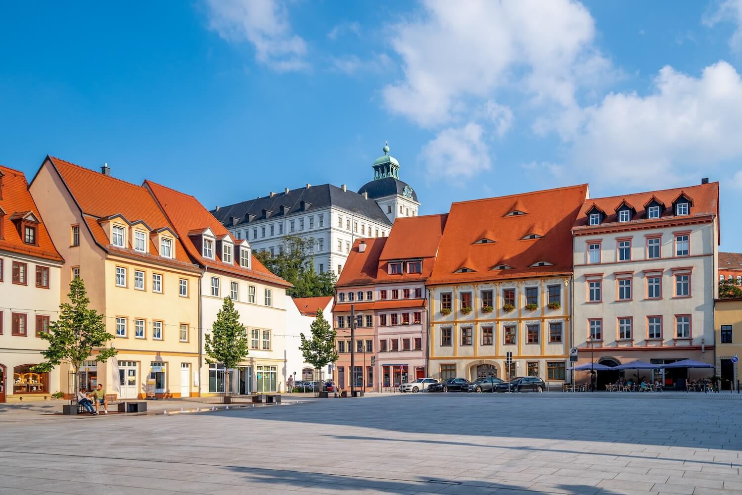 Klimaneutrales Quartier in Weißenfels mit energetisch sanierten Altbauten und historischem Schloss