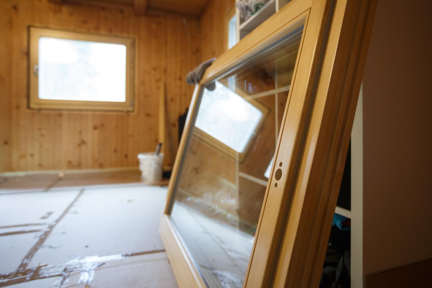 Einbau neuer Fenster als Maßnahme zur Förderung der energetischen Sanierung.