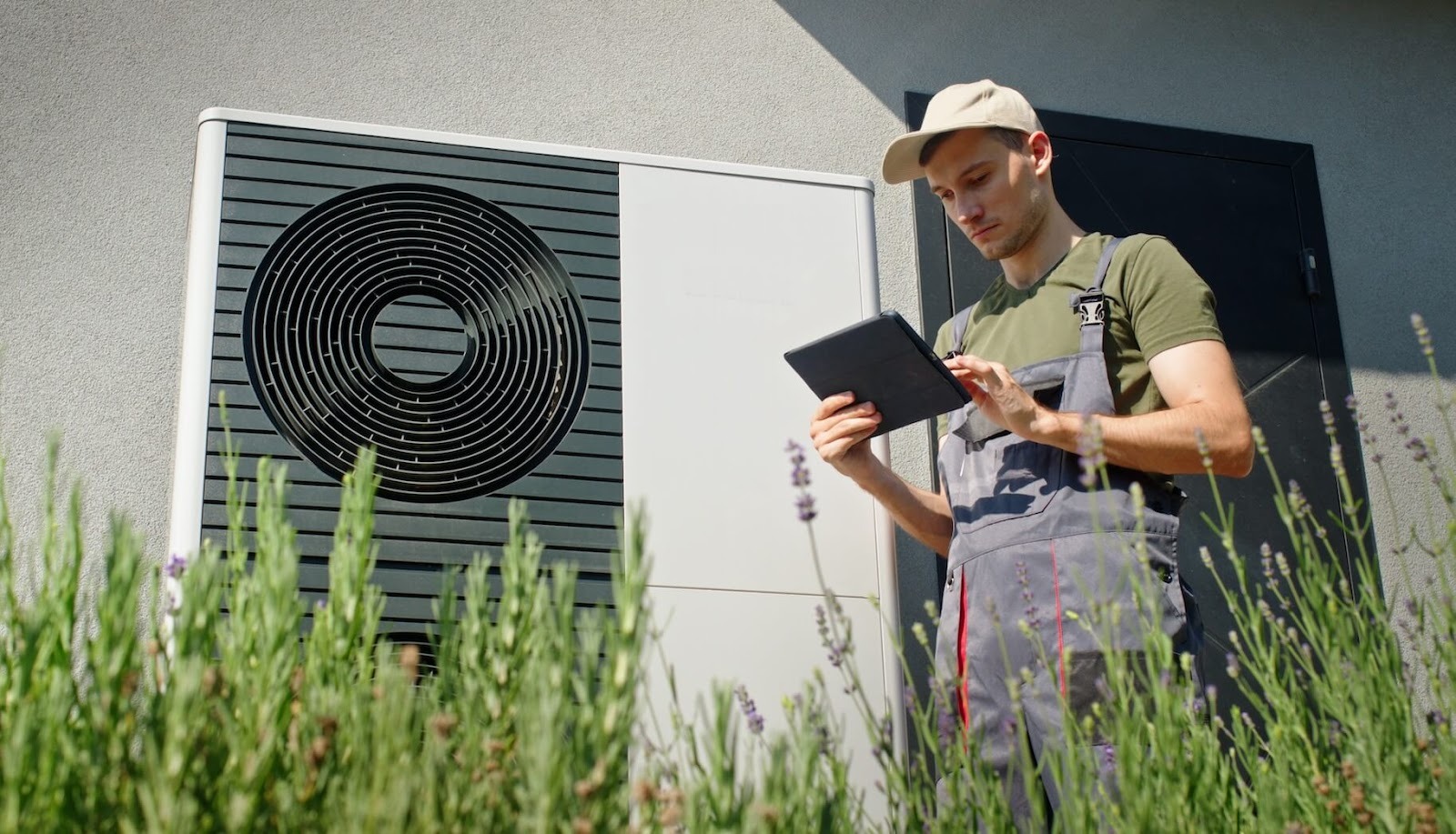 Luft-Wärmepumpe vs. Erdwärmepumpe: Kosten im Vergleich