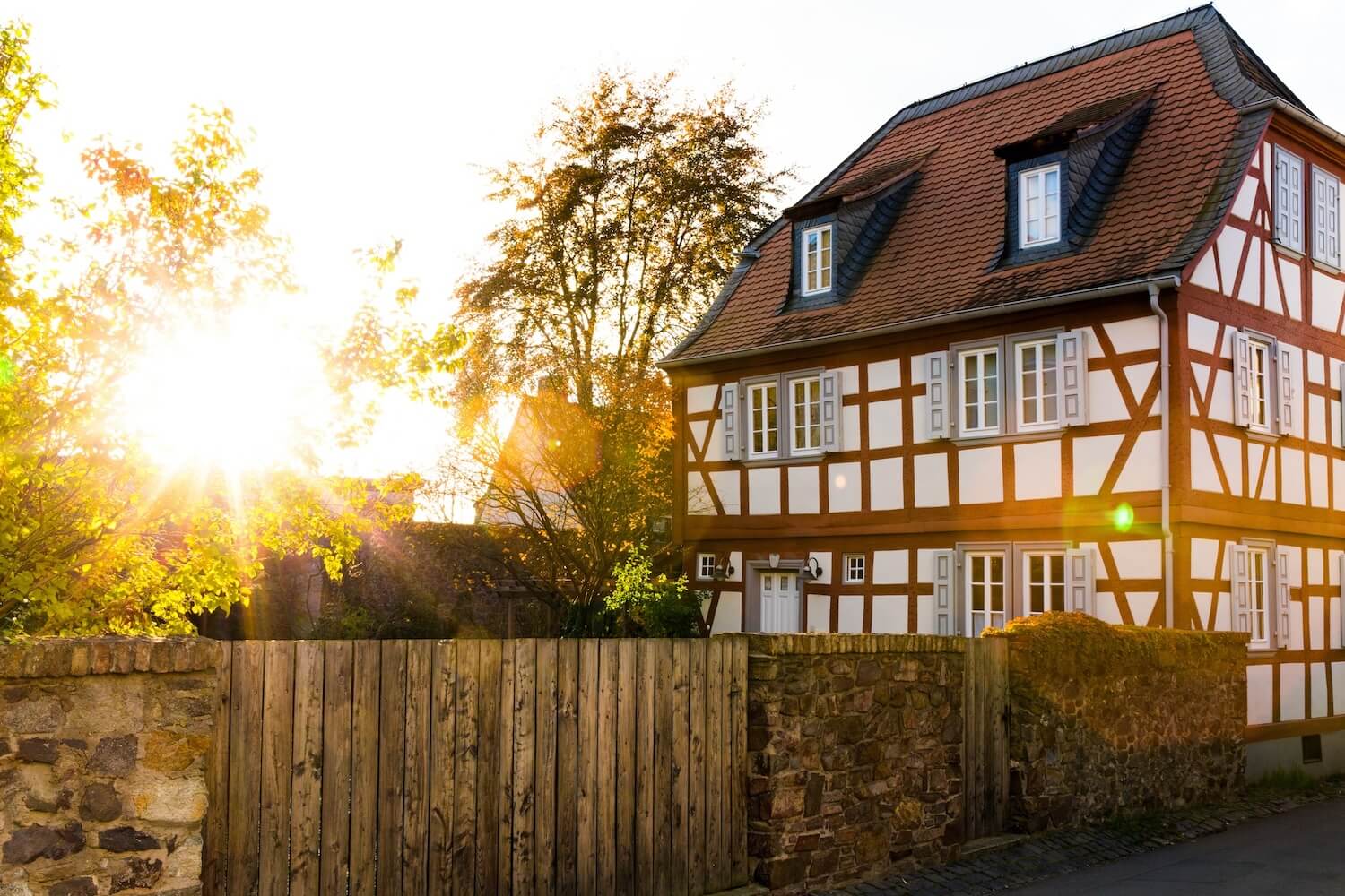 Fachwerkhaus mit Modernisierungsbedarf – Prüfen Sie das Energiepotenzial mit dem Wärmepumpe-Rechner