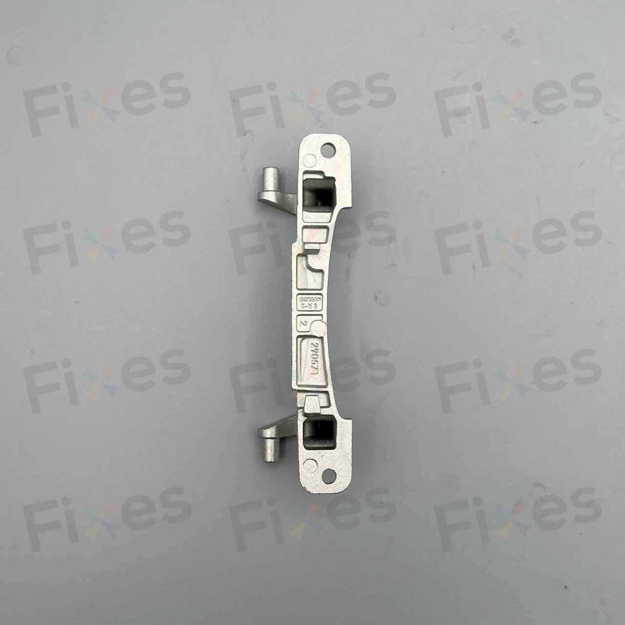 W004003、W004008、W004016都很相似，小心核對不要攪錯。另外，Fortress豐澤牌的機用的門鉸是圖8紅圈那款，但可以用這款W004008門鉸改裝，改裝時要留意膠粒會因過厚而不合用，可改用電線膠布固定（見圖9）。