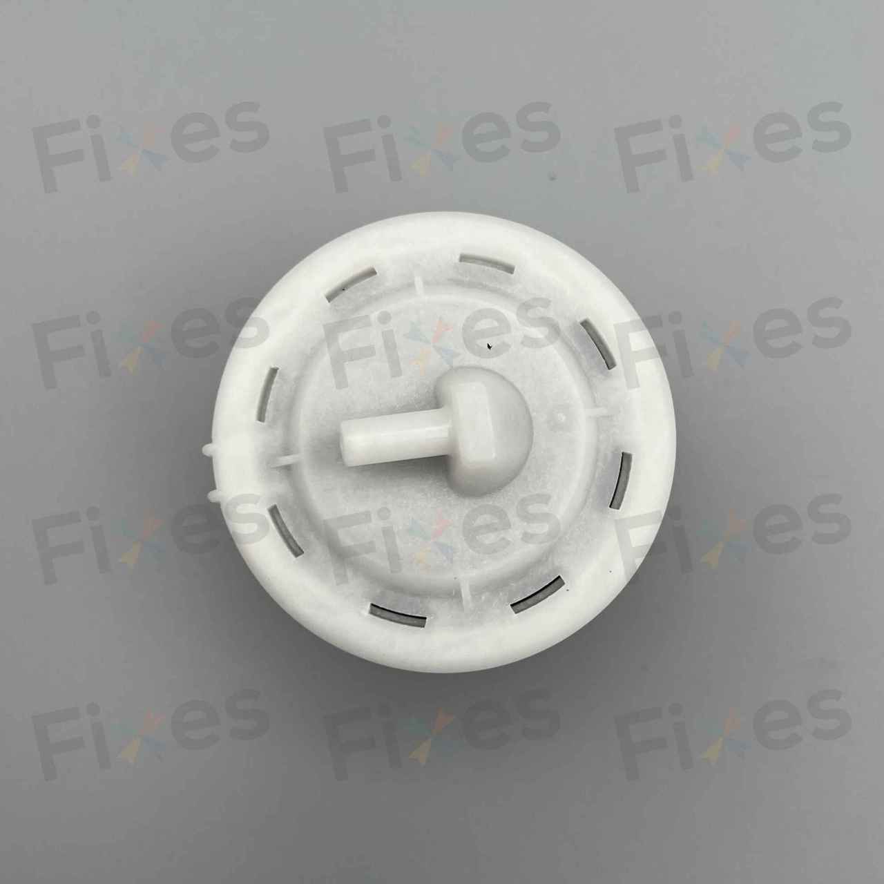 這款水位感應掣線插容易發生生銹情況，嚴重時會影響水位感應掣運作。若有需要要連同W015014更換。