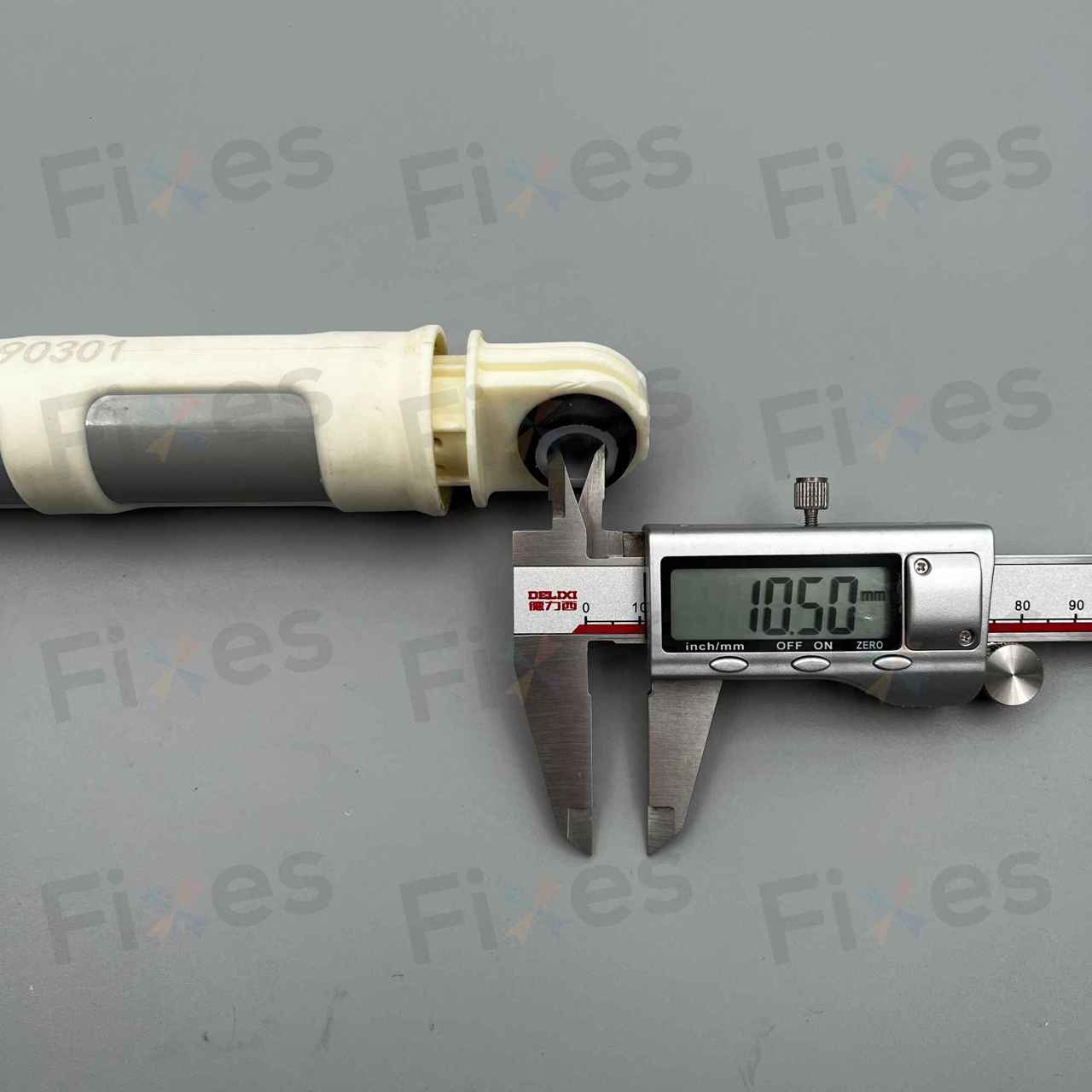 這款與W013012外觀非常相似，但不相容，此款的外筒比W013012長，是比較常用到的款式。價錢以每支計算。但若你要自行更換避震器，請確保全套更換，絕大多數機款用是用兩支或三支避震器。選購前請先留意清楚。