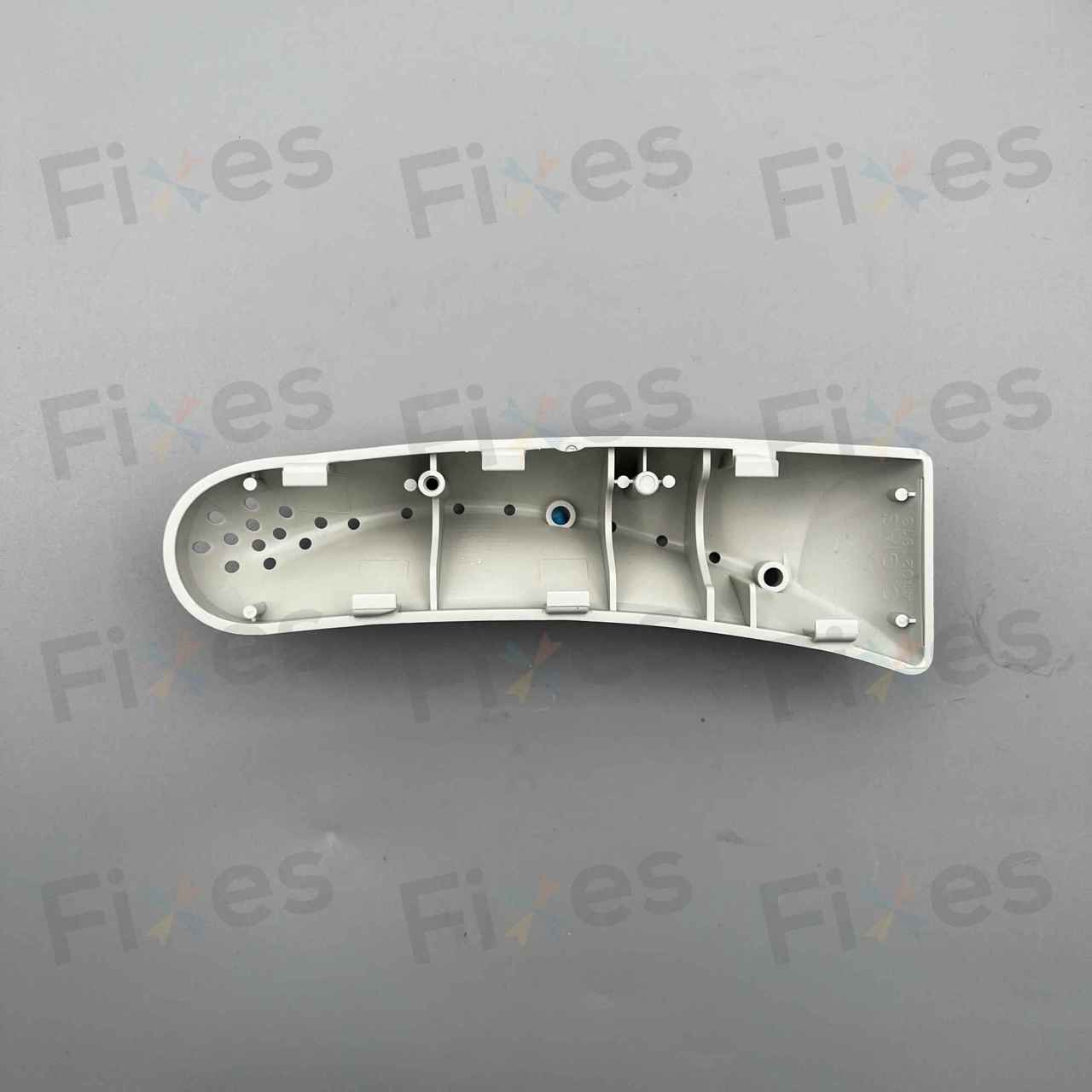 W031002與W031027外觀非常相似，但尺寸不一樣，W031002較長，上面一共有21個孔；而W031027較短，只有17個孔。