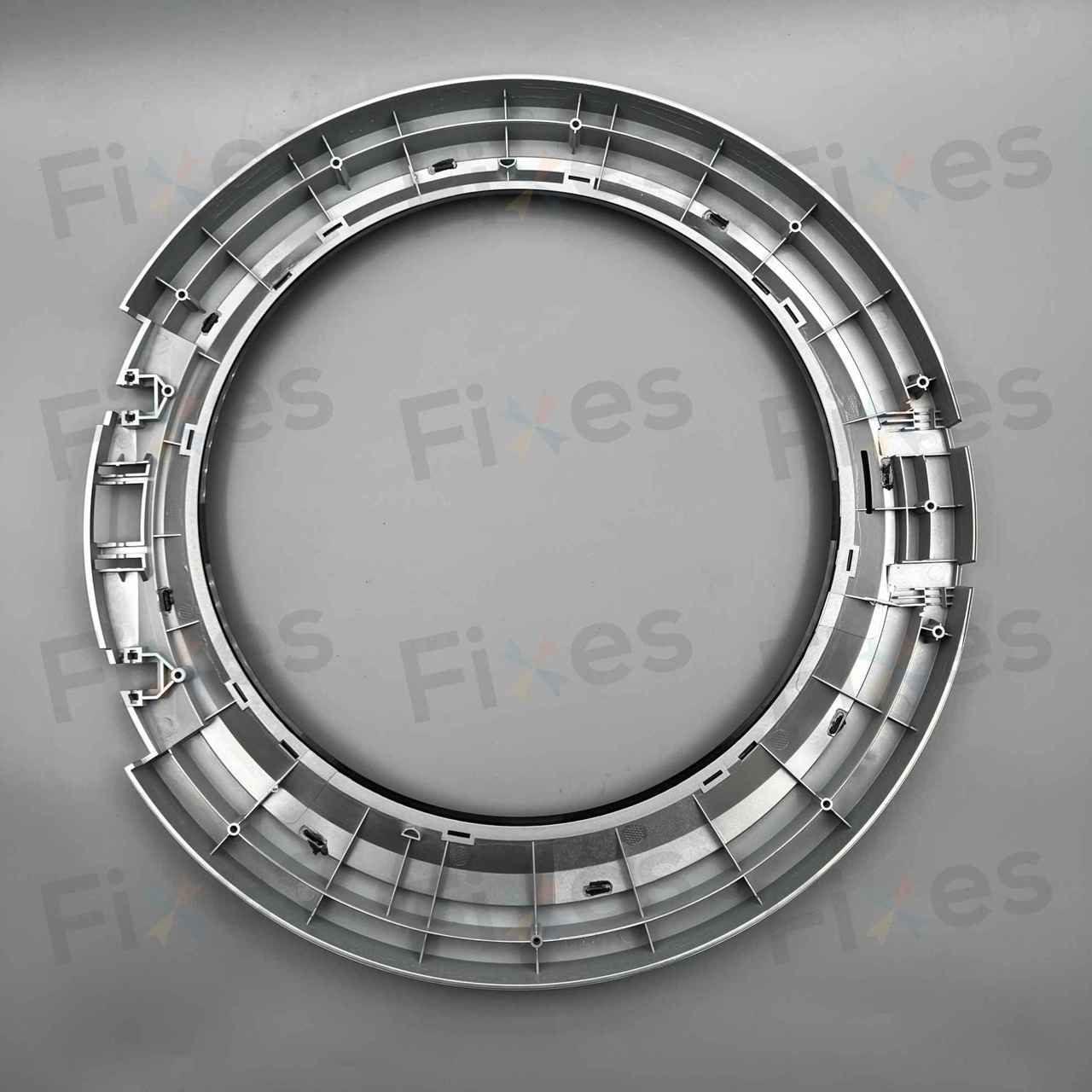 這款門框及門鉸因有分前後期，門鉸膠芯有可能不合用，如遇到不合用，要用界刀把膠芯改短及刨薄後才可安裝到。