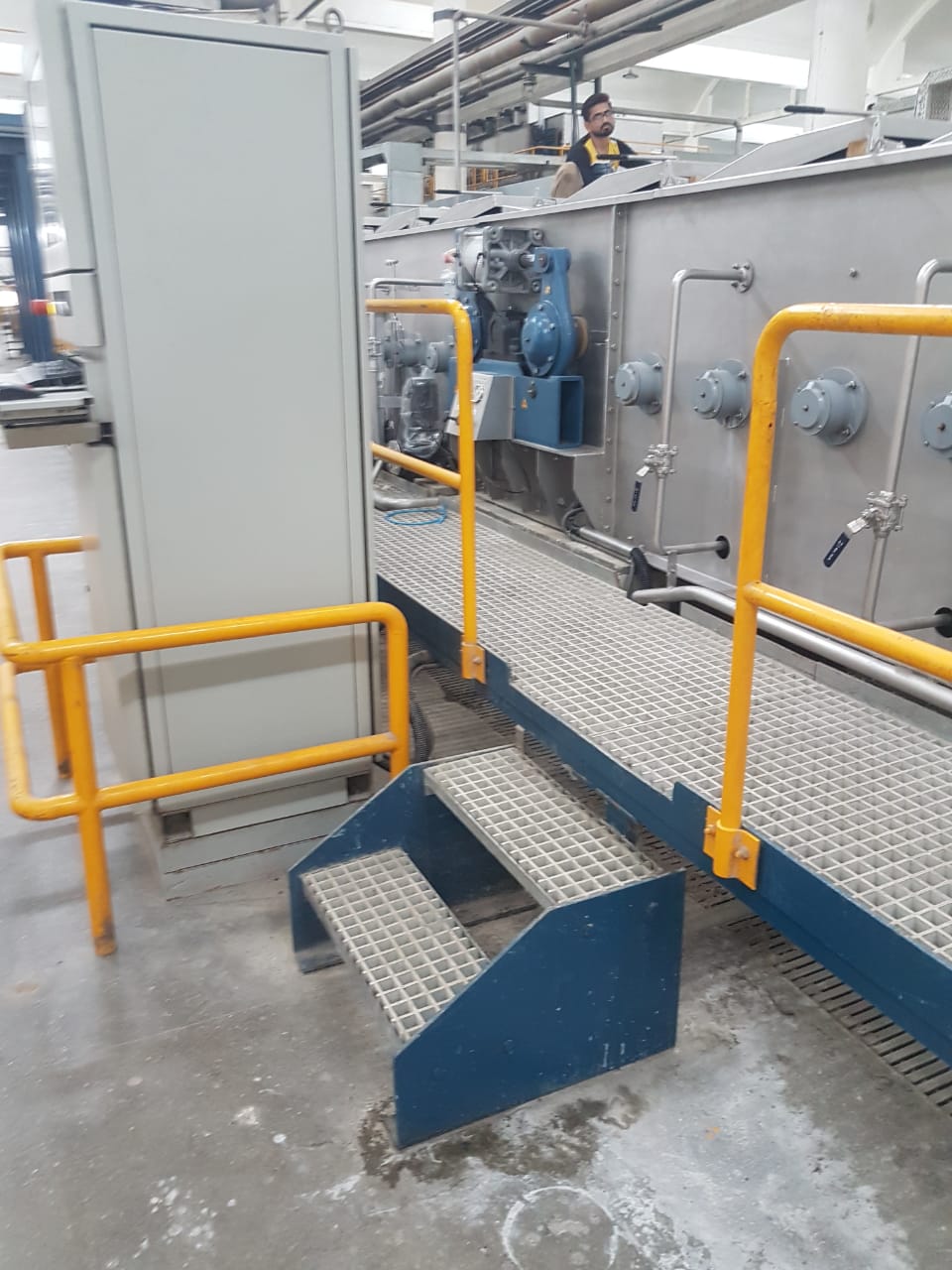 Industrial FRP stair treads and grating walkway system