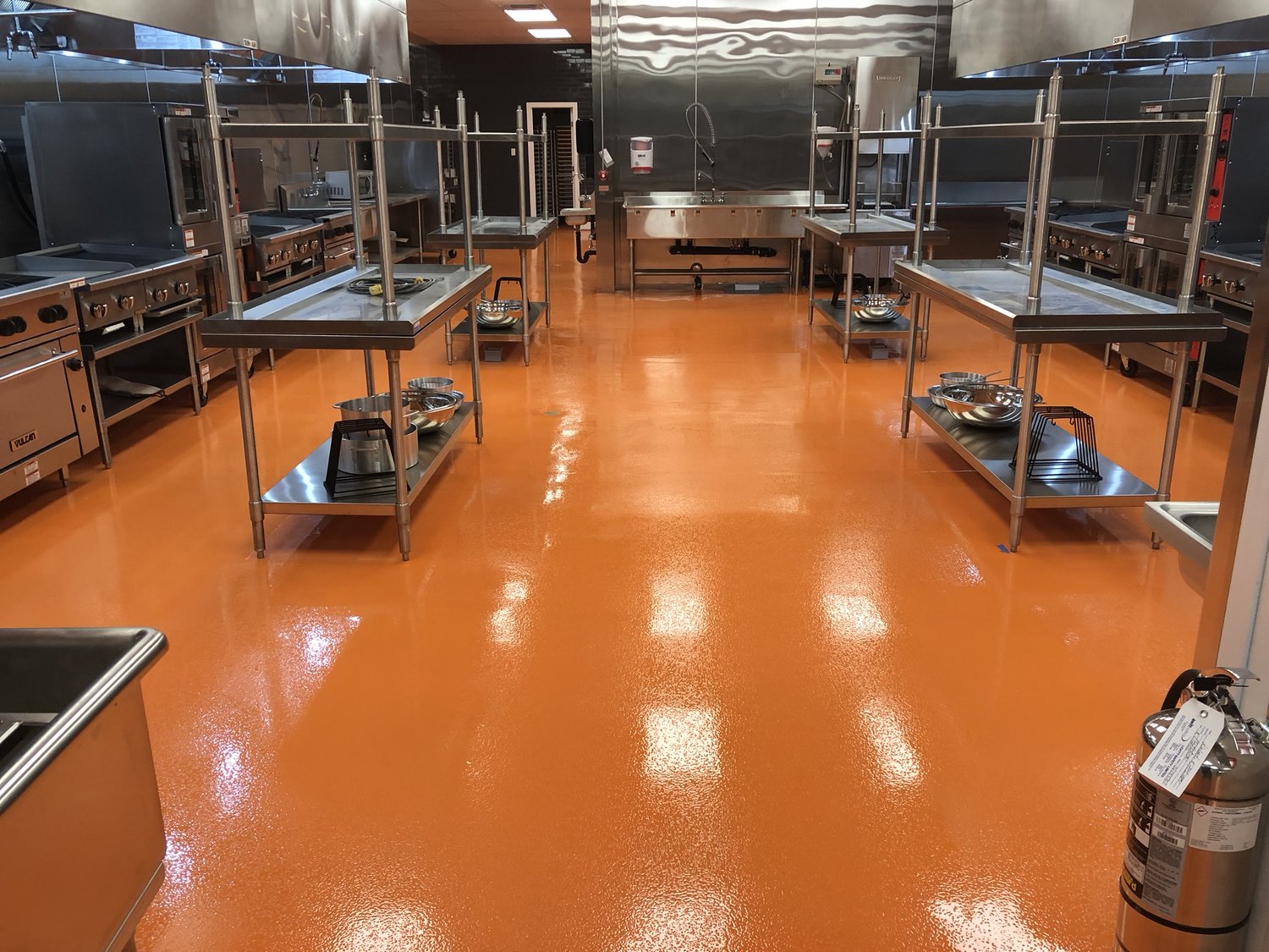 Anti-corrosion floor lining for industrial facility