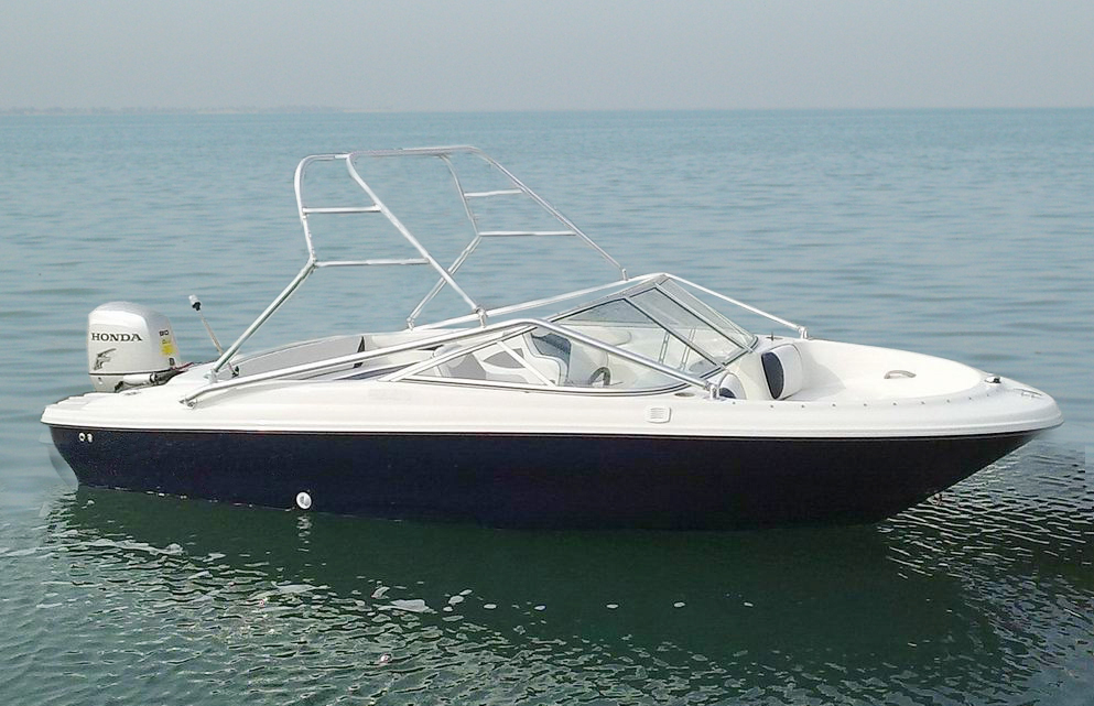Custom fiberglass boat design for maritime operations